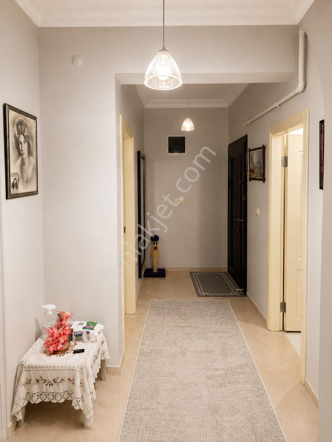 Konyaaltı Liman'da Doğalgaz Kombili , Ayrı Mutfaklı 2+1 Satılık Daire - Görsel 12
