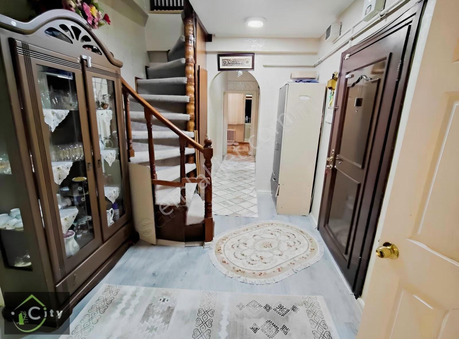 Acil Fatih'de Cıty Emlaktan Dubleks 5+2 230 M2 - Görsel 17