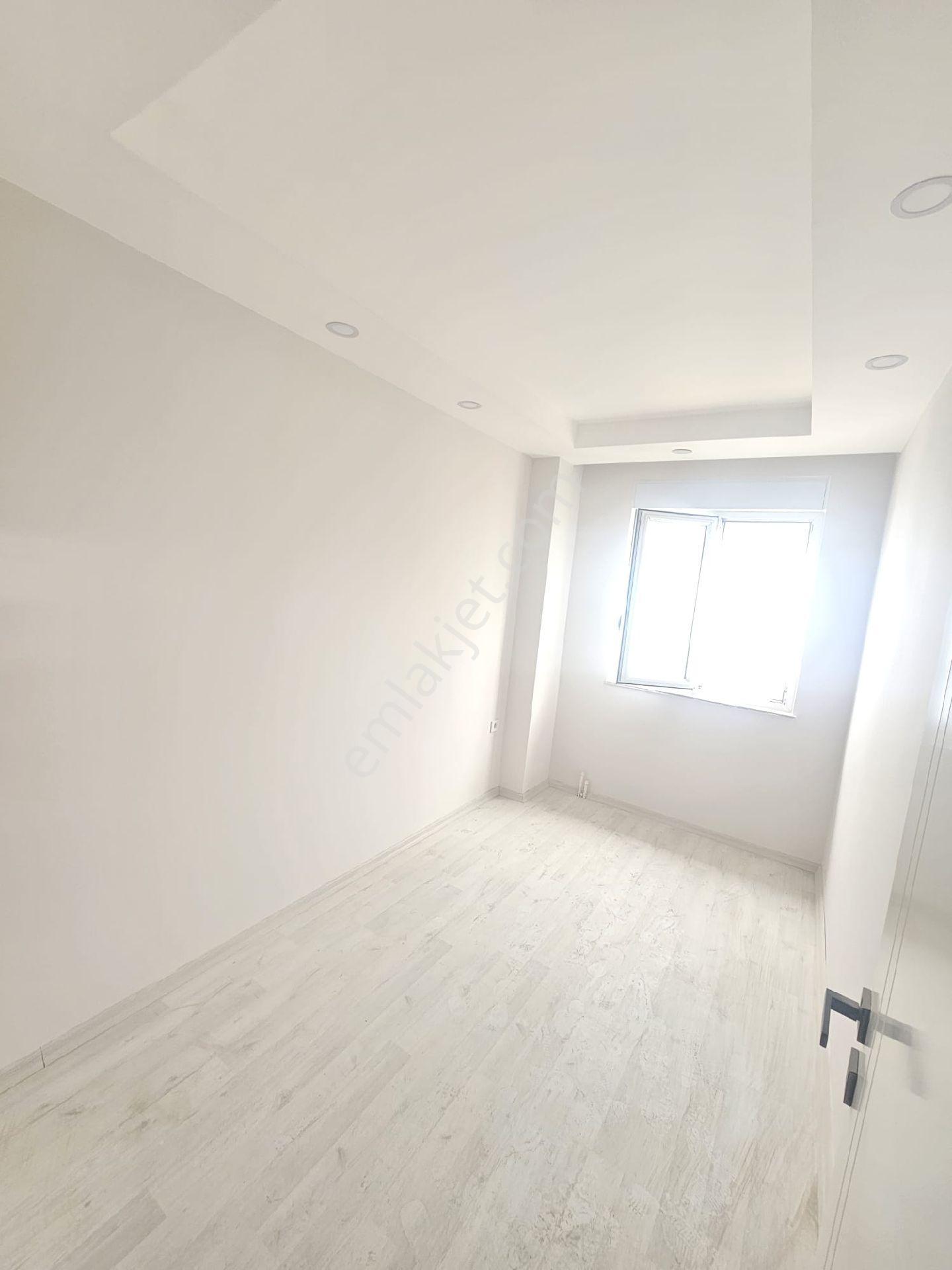 Ayhan Oğlu Mahallesi De Kiralık Daire Tıranvaya 5dakika Yu - Görsel 7