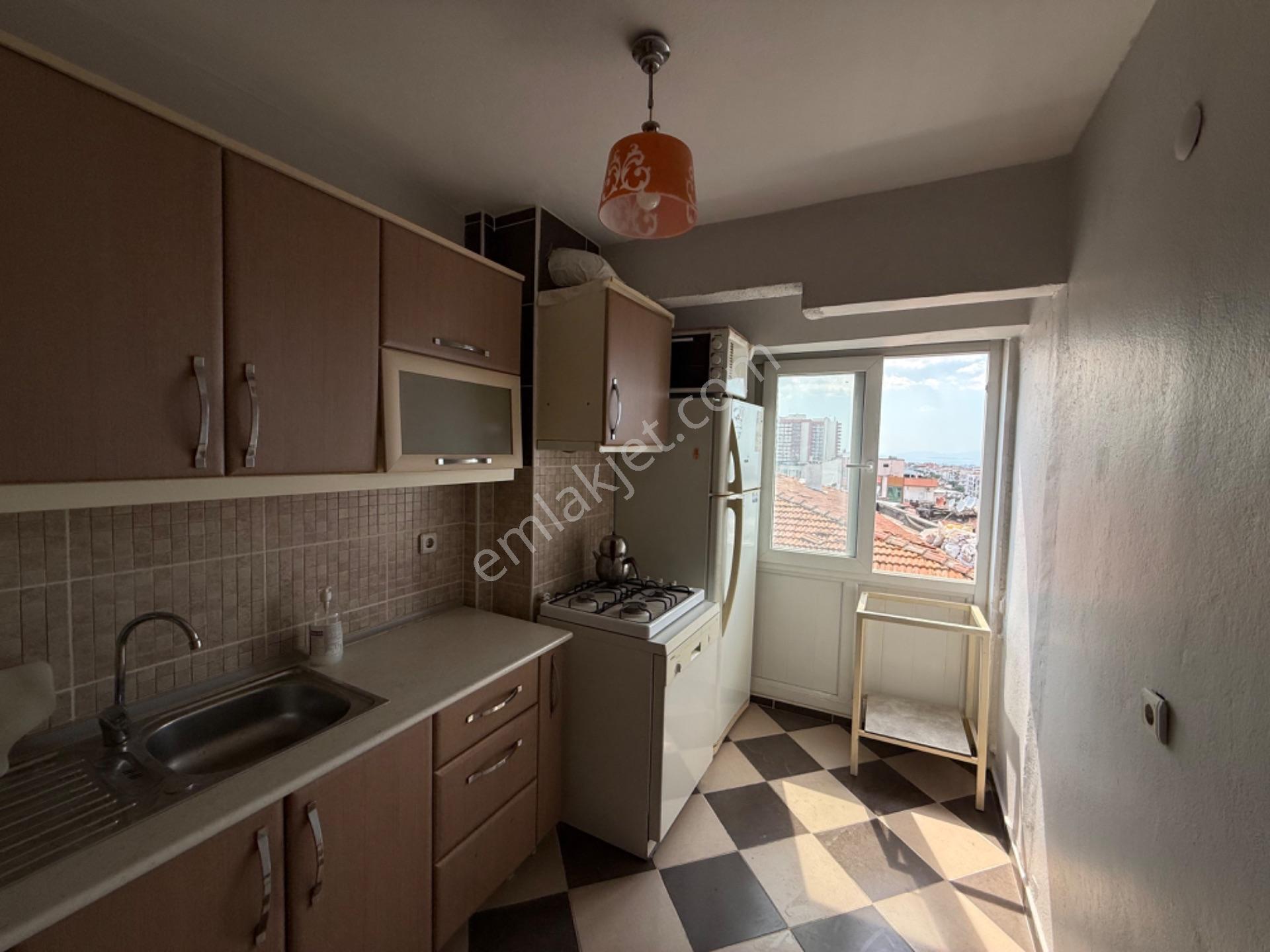 Karabağlar Vatan Mahallesi’nde Full Deniz Manzaralı 3+1 | 120 M² | Balkonlu Kapalı Mutfak - Görsel 24