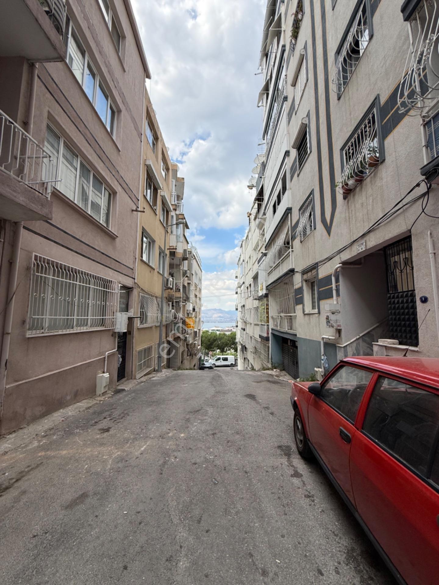 Karabağlar Vatan Mahallesi’nde Full Deniz Manzaralı 3+1 | 120 M² | Balkonlu Kapalı Mutfak - Görsel 31
