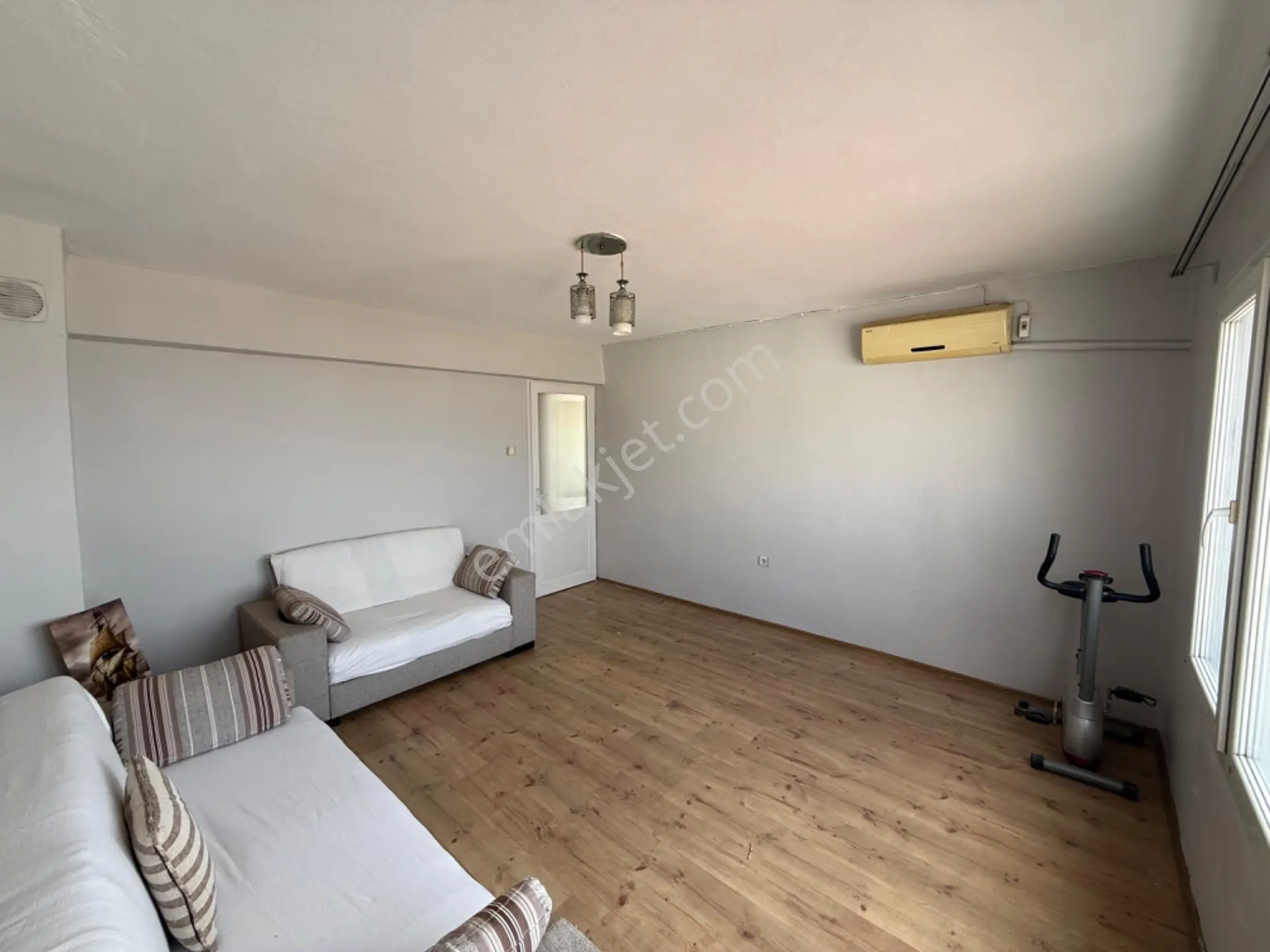 Karabağlar Vatan Mahallesi’nde Full Deniz Manzaralı 3+1 | 120 M² | Balkonlu Kapalı Mutfak - Görsel 5