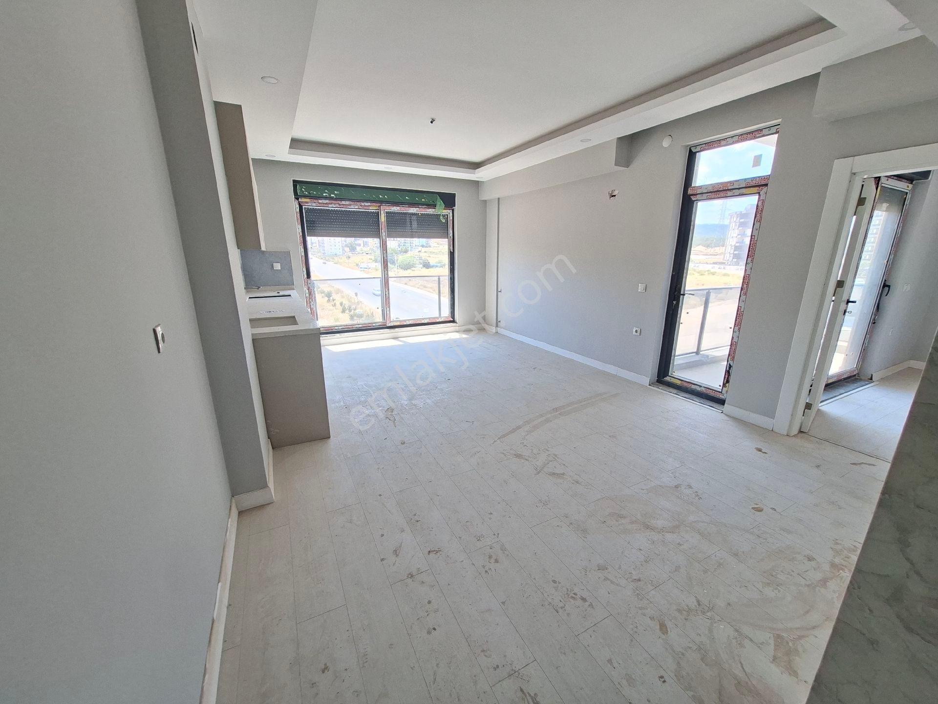Kiralık Fevzi Cakmak Mh 1+1 Daire Havuzlı Site İcerisinde 60 M2 Asansörlü Sıfır