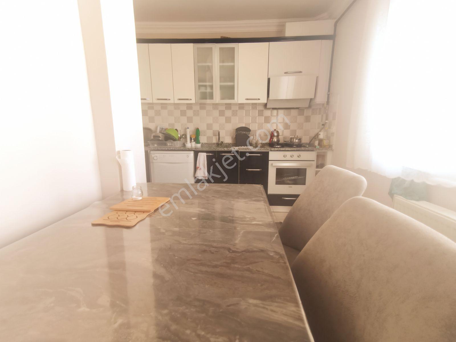 A.gazi Mah De 2+1,98m2 Arakat Daire
