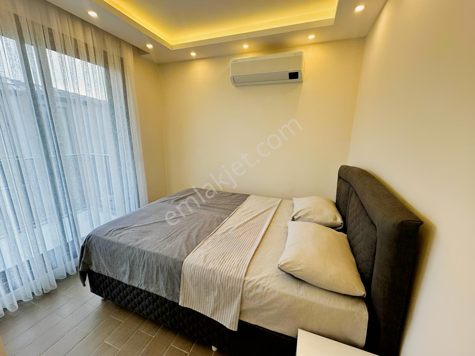 Turpa Balçovadan Urlada 5+1 Müstakil Havuzlu Satılık Villa - Görsel 18