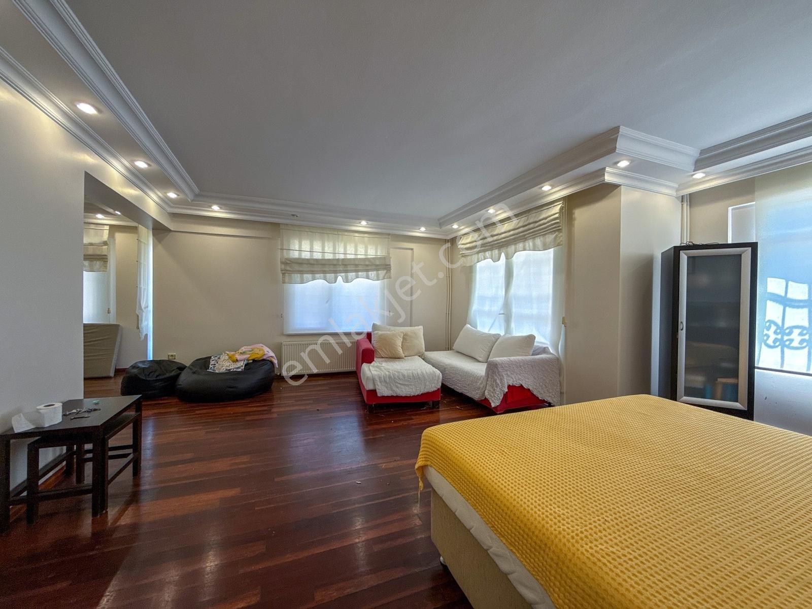 Büyükçekmece Celaliyede Eşyalı Krediye Uygun Satılık 5+2 Villa - Görsel 17