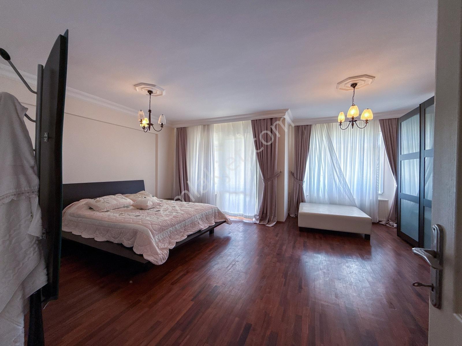 Büyükçekmece Celaliyede Eşyalı Krediye Uygun Satılık 5+2 Villa - Görsel 8