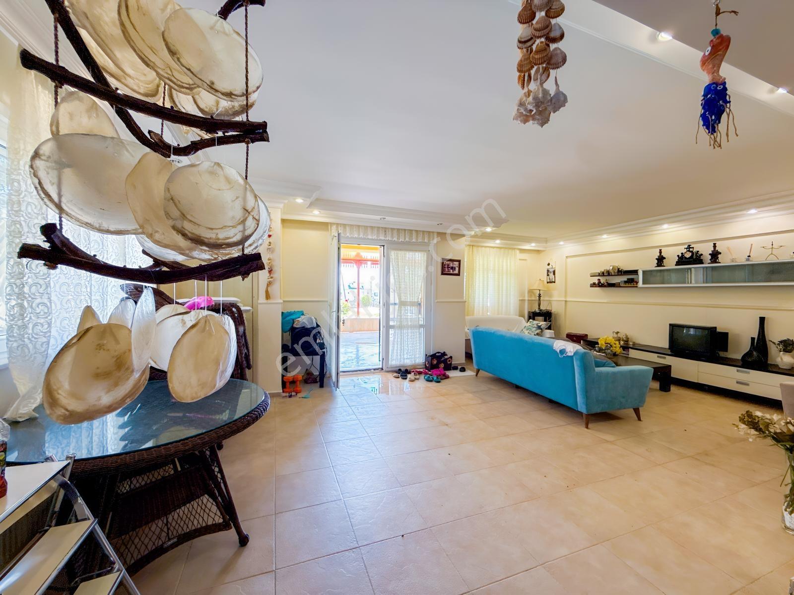Büyükçekmece Celaliyede Eşyalı Krediye Uygun Satılık 5+2 Villa - Görsel 14