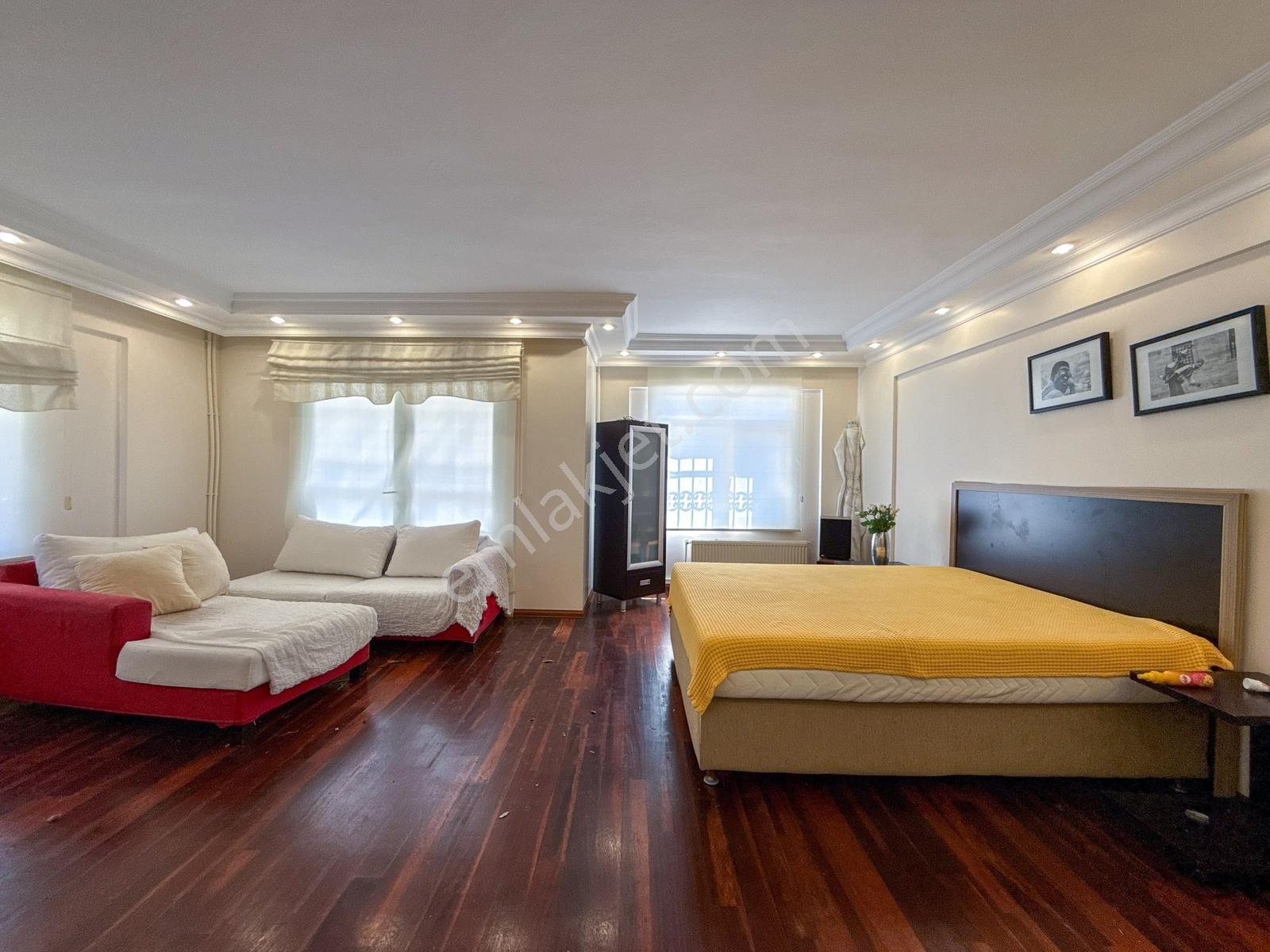 Büyükçekmece Celaliyede Eşyalı Krediye Uygun Satılık 5+2 Villa - Görsel 22
