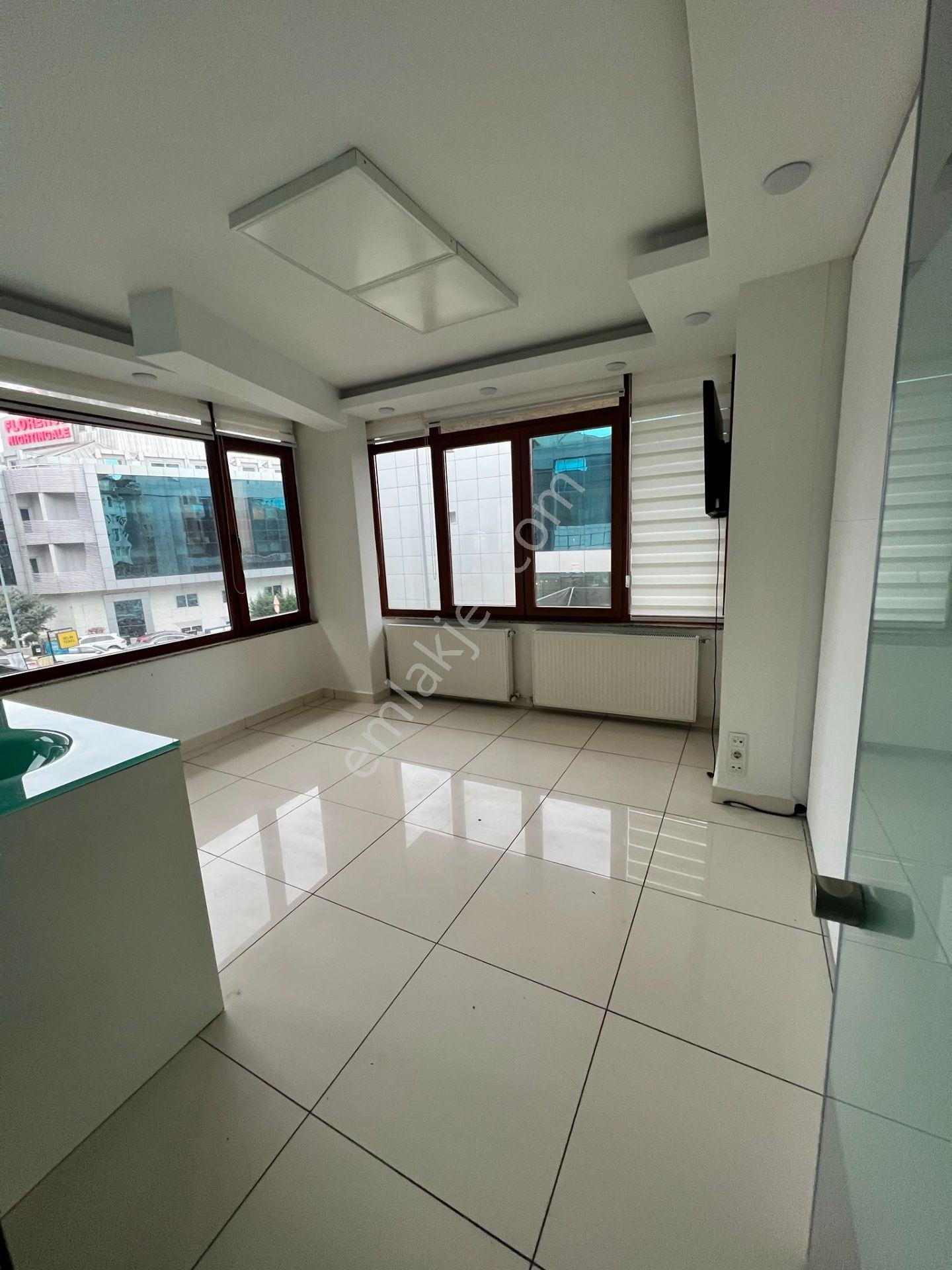 Ataşehir'de Hastaneler Bölgesi Kiralık Ofis - Görsel 13