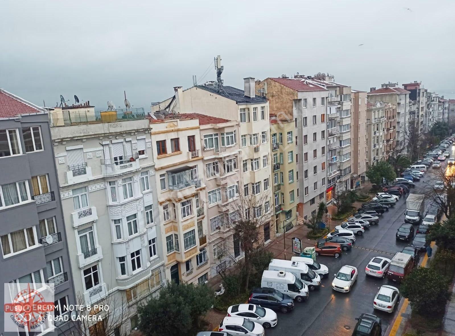 Cihangir'de Eşyalı, Manzaralı 2+1 Kiralık Daire - Görsel 13