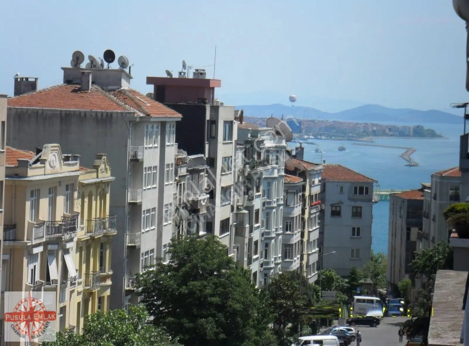 Cihangir'de Eşyalı, Manzaralı 2+1 Kiralık Daire