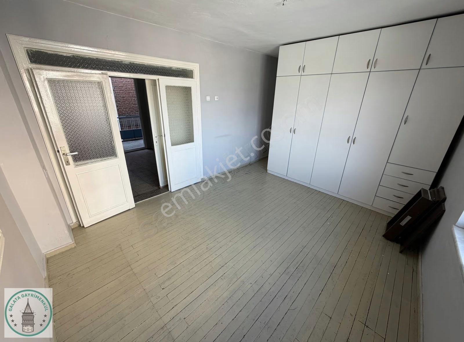 Galata,dan Aydın Efeler Orta Mah,de 2+1 85 M² Kiralik Daire - Görsel 2