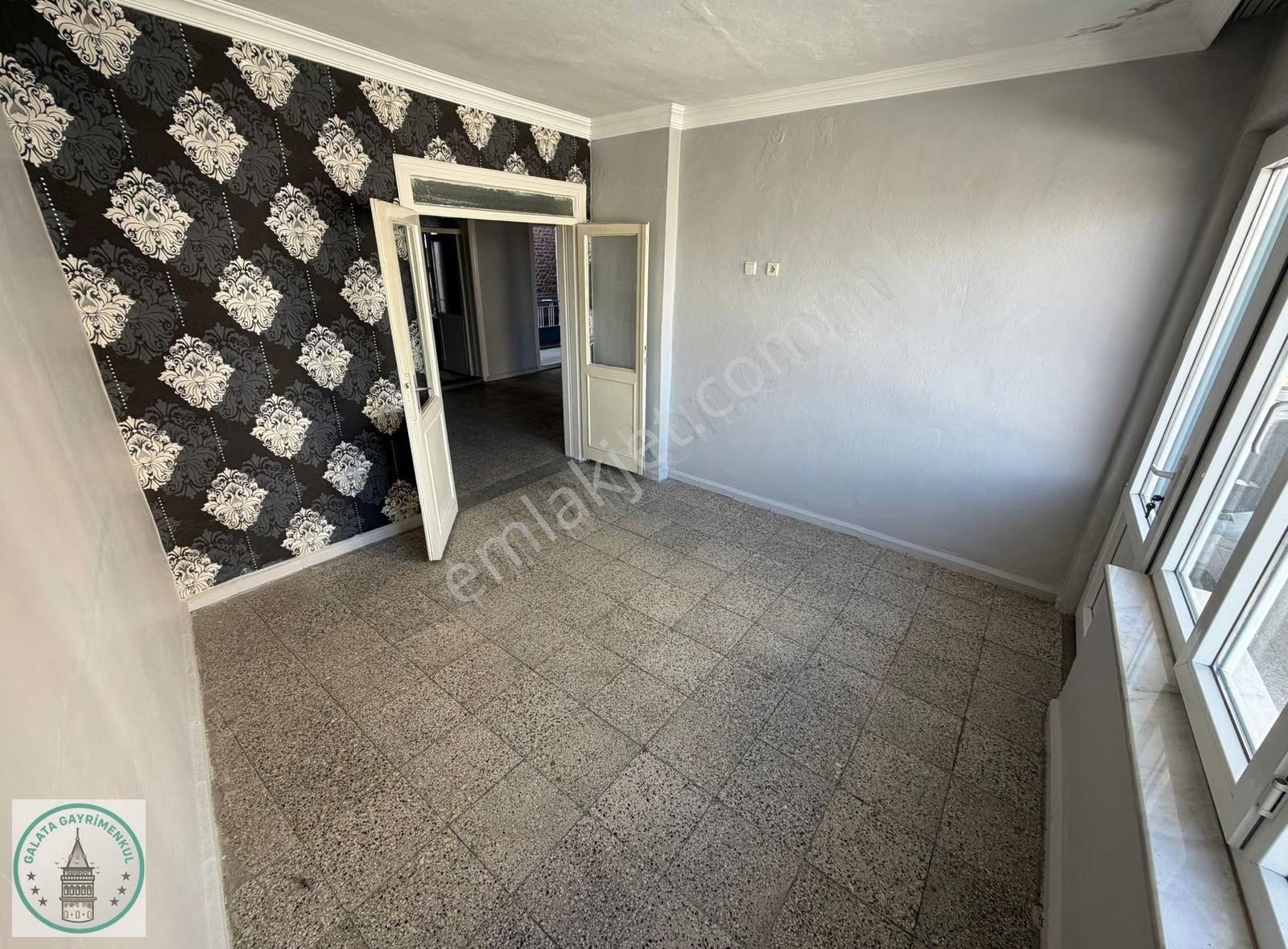Galata,dan Aydın Efeler Orta Mah,de 2+1 85 M² Kiralik Daire - Görsel 3