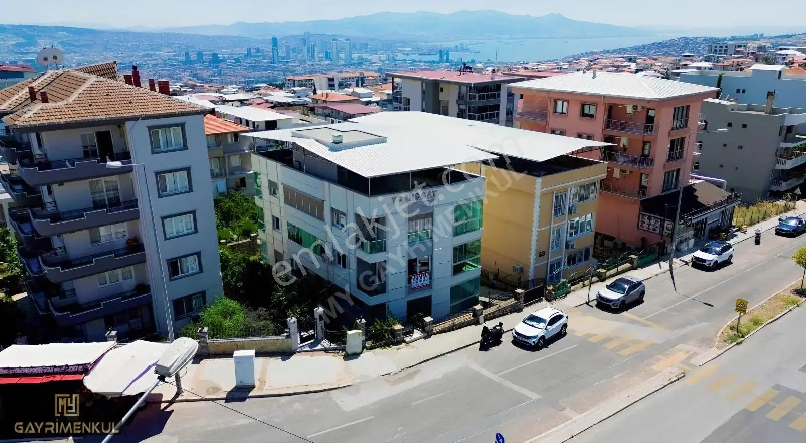 Bornova Atatürk'te 3+1, 165m² Lüks Ara Kat Asansörlü Daire - Görsel 5