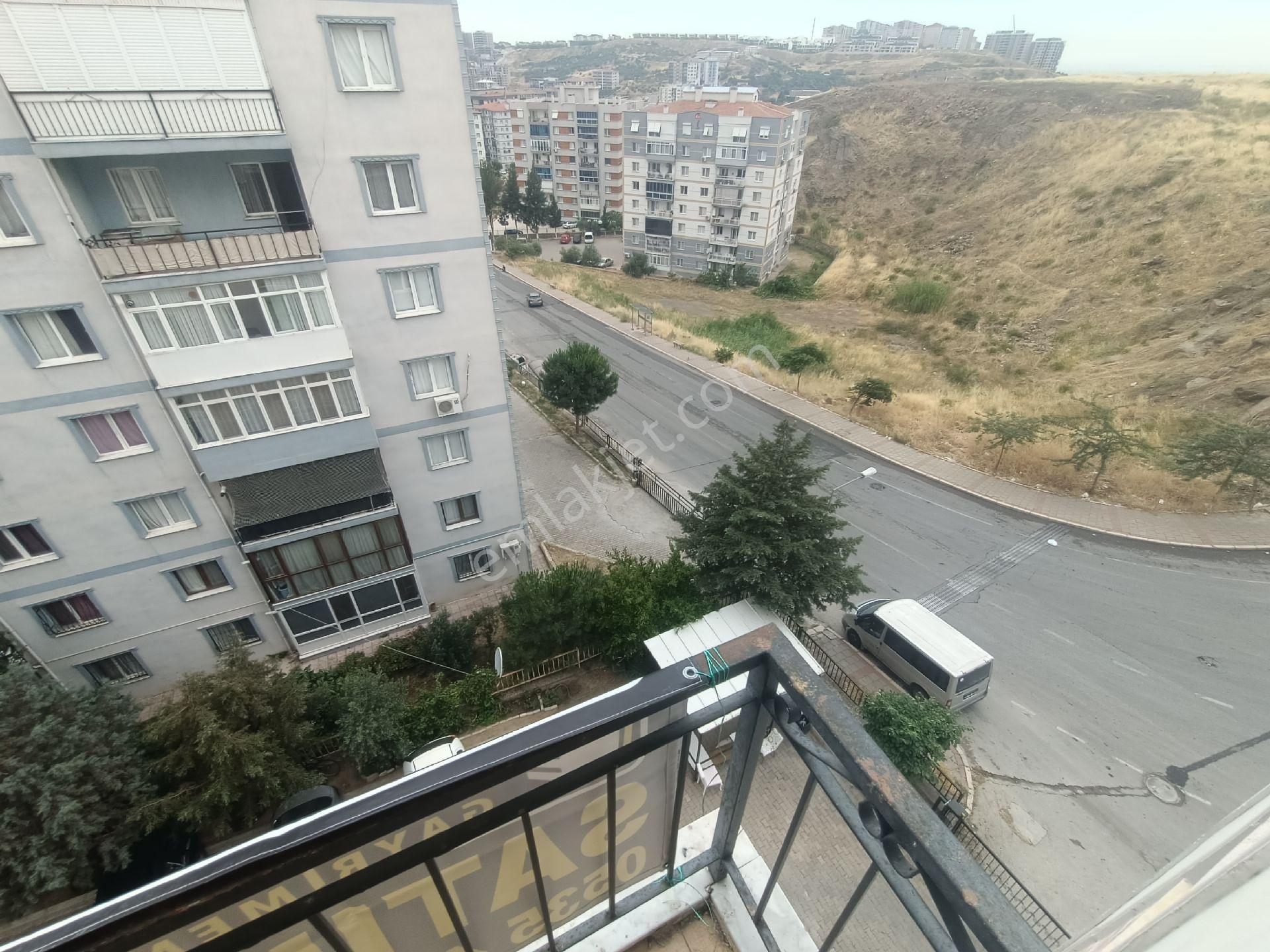 Harmandalı'da Satılık 3+1 Köşe Daire, Site İçinde, Çift Balkonlu - Görsel 13