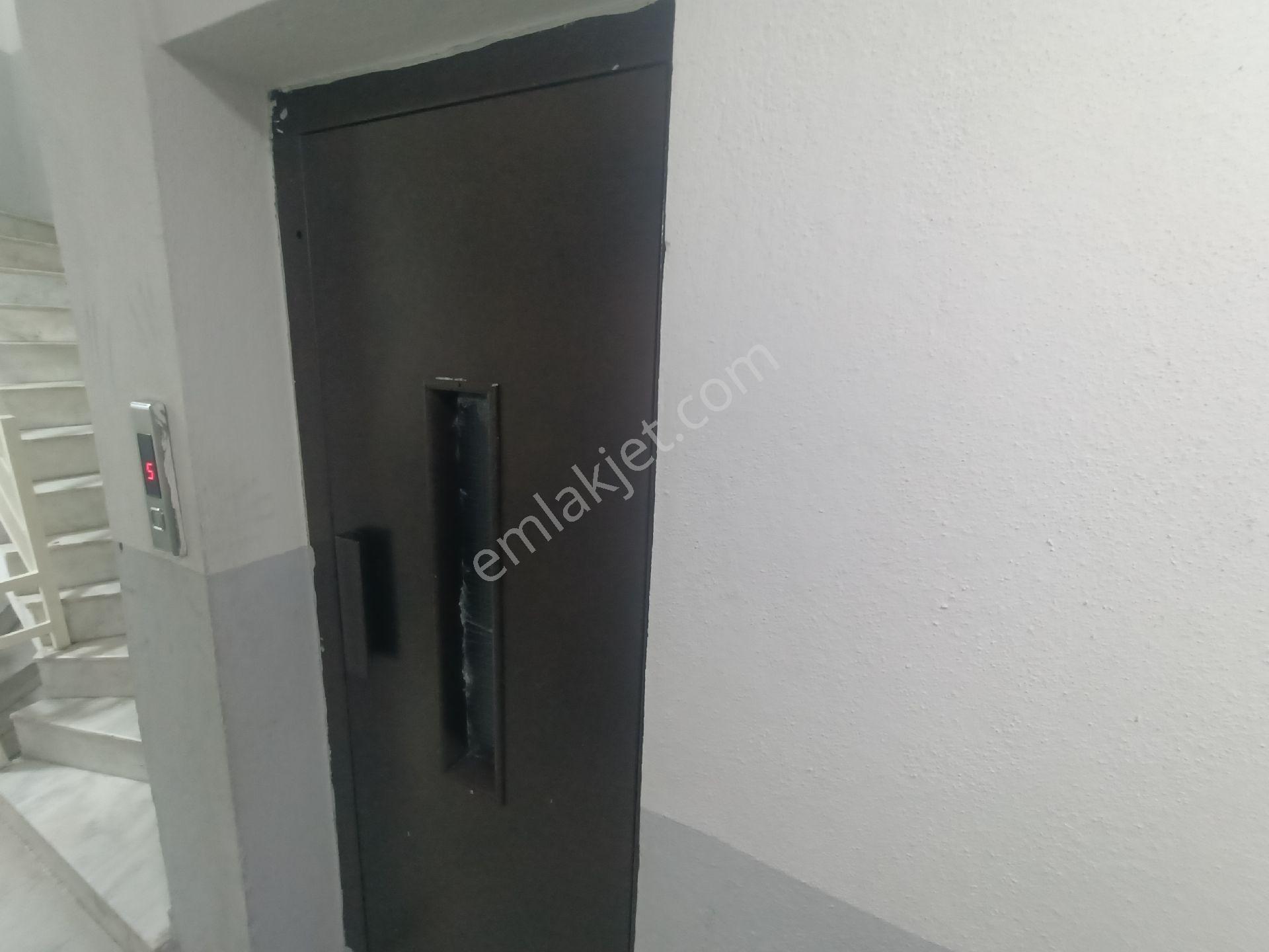Harmandalı'da Satılık 3+1 Köşe Daire, Site İçinde, Çift Balkonlu - Görsel 18
