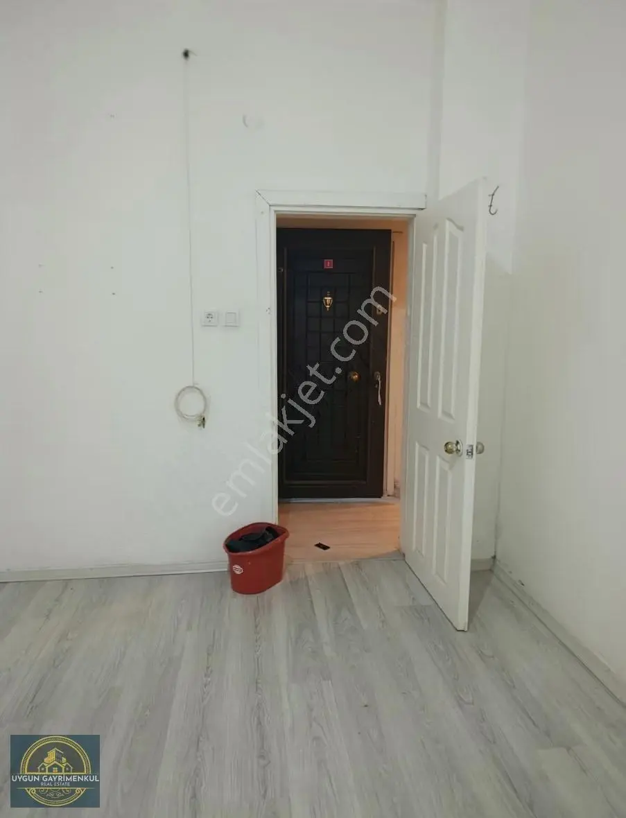 Bayrampaşada Öğrenci, Bekar, Aileye Boş Kiralık 1+1 Daire - Görsel 2
