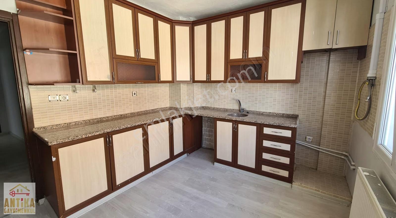 Antika Gayrimenkul'den Anafartalar Mah. Kiralık Doğalgazlı Daire