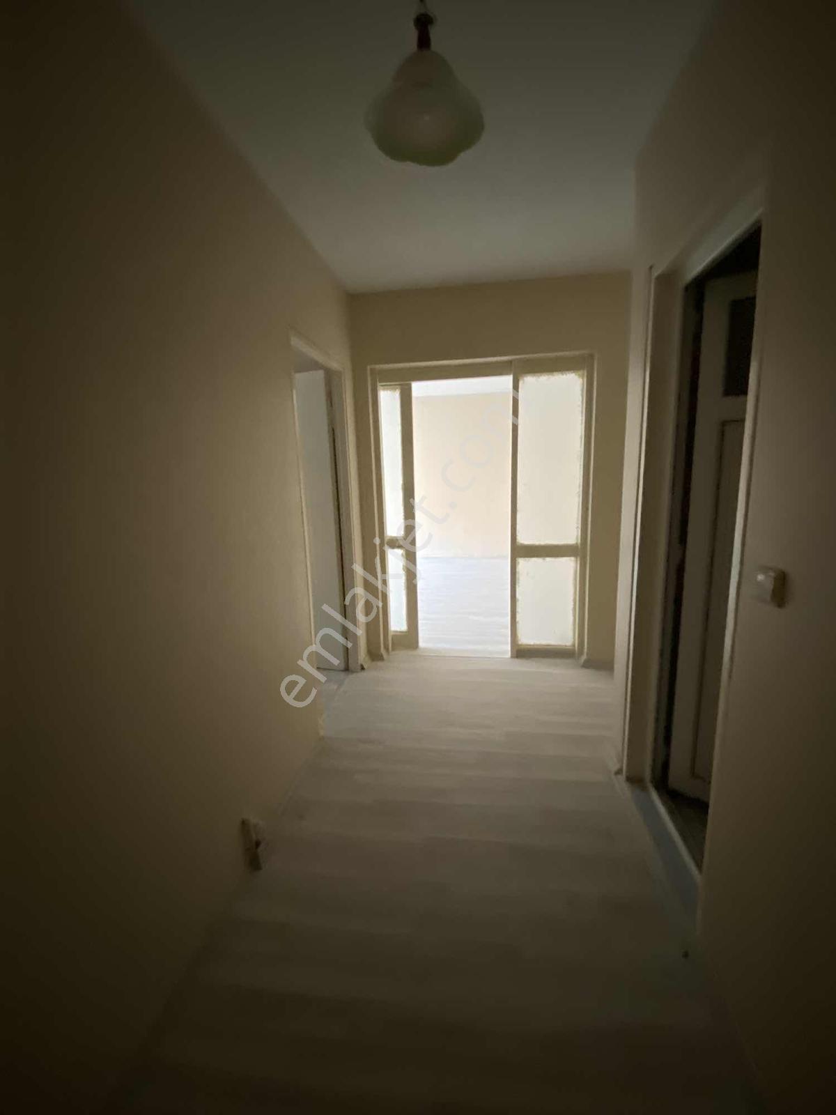 100.yıl Mah. 3+1 Parkeli Boyalı Ara Kat Kiralık Daire ! - Görsel 12