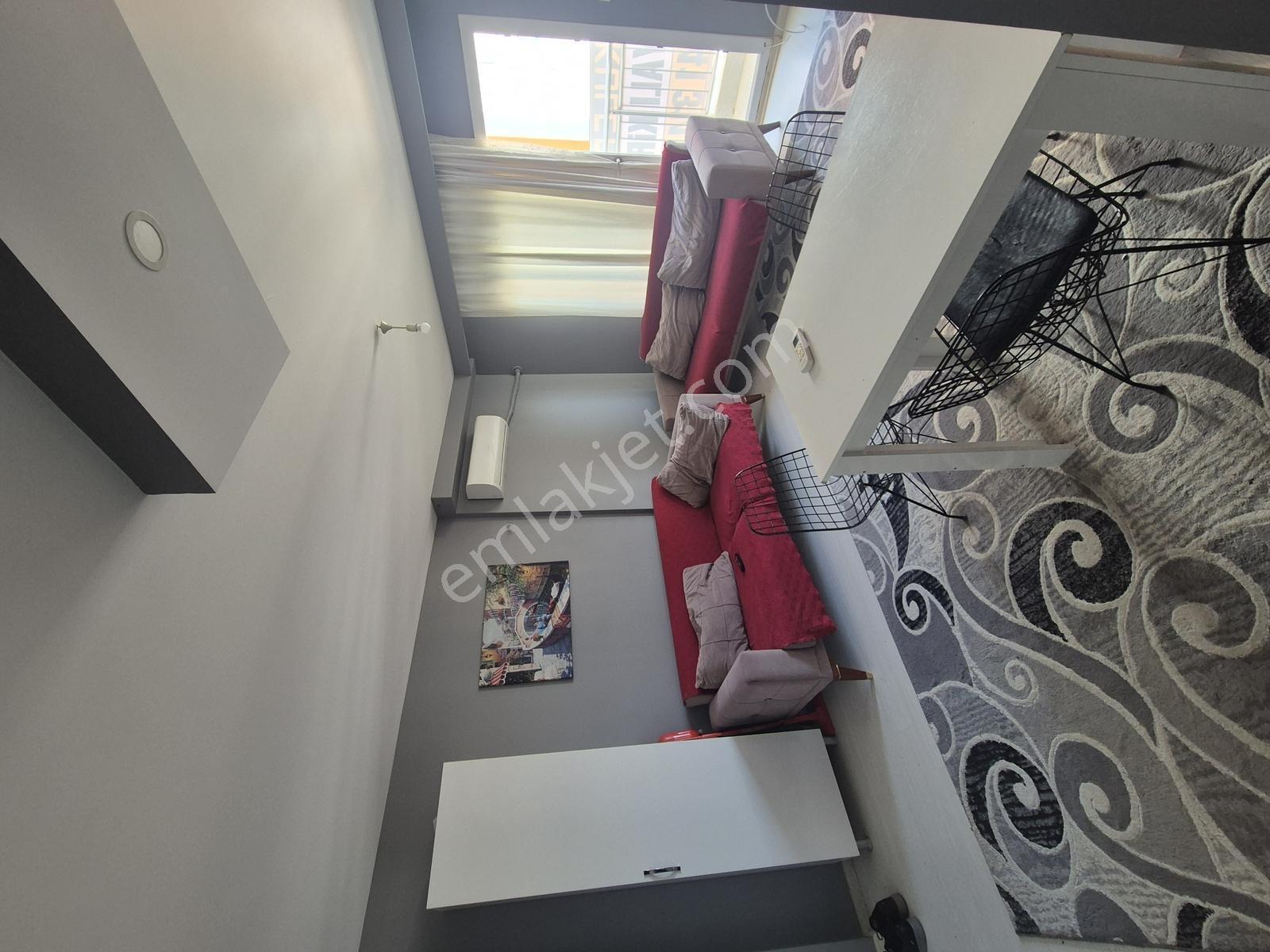 Cadde Üzeri 1+1 Full Eşyalı Merkezi Konum Balkonlu Kiralık Daire - Görsel 15