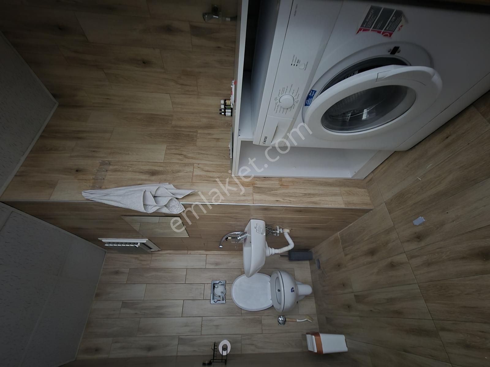Cadde Üzeri 1+1 Full Eşyalı Merkezi Konum Balkonlu Kiralık Daire - Görsel 2