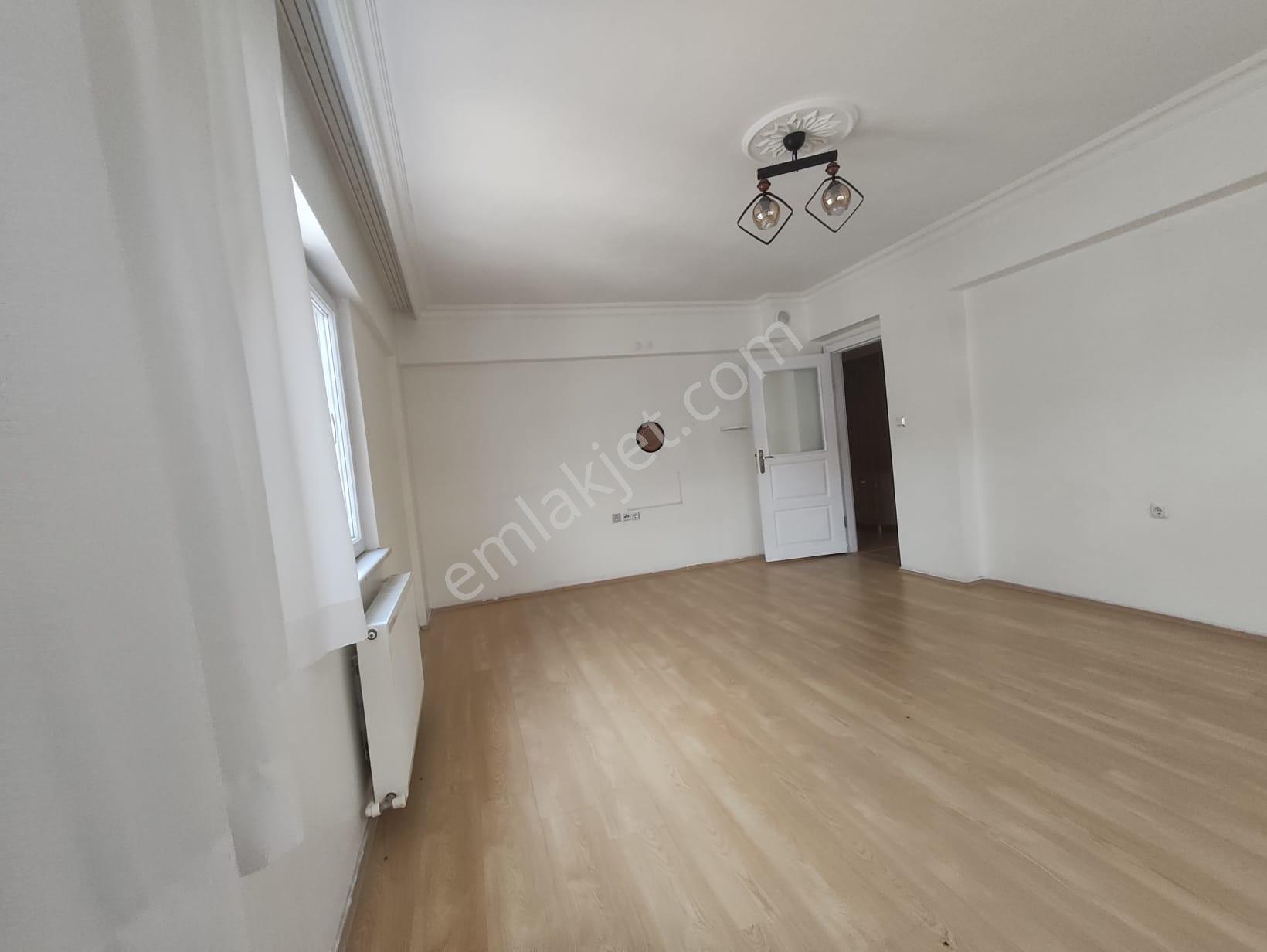 Yılmaz Gayrimenkul'den 130m2 2. Ara Kat Ön Cephe Full Yapılı Satılık Daire - Görsel 34