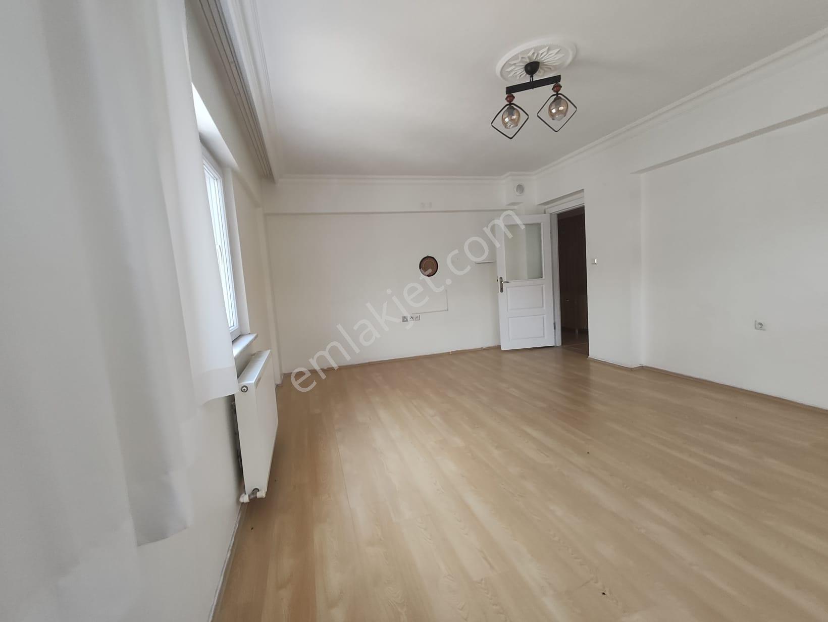 Yılmaz Gayrimenkul'den 130m2 2. Ara Kat Ön Cephe Full Yapılı Satılık Daire - Görsel 27