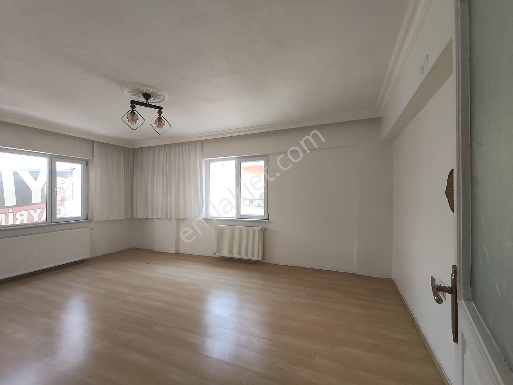 Yılmaz Gayrimenkul'den 130m2 2. Ara Kat Ön Cephe Full Yapılı Satılık Daire - Görsel 14