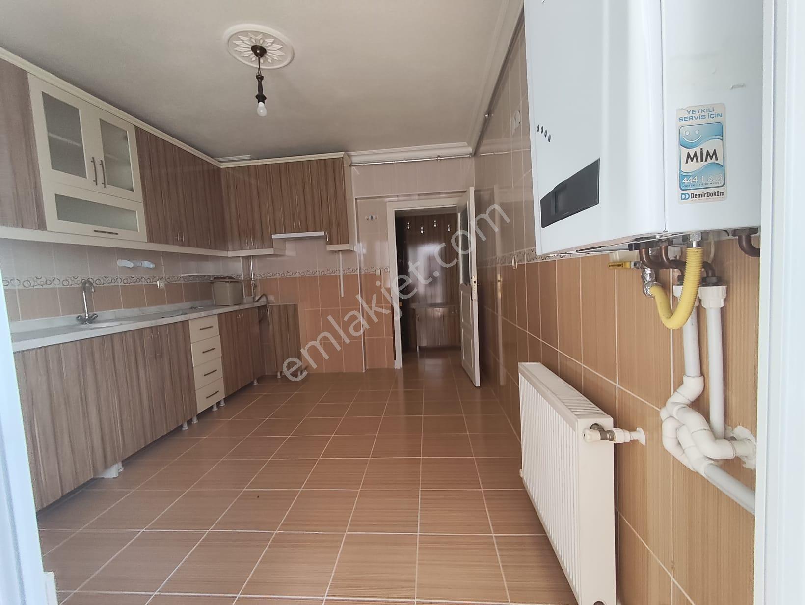 Yılmaz Gayrimenkul'den 130m2 2. Ara Kat Ön Cephe Full Yapılı Satılık Daire - Görsel 21
