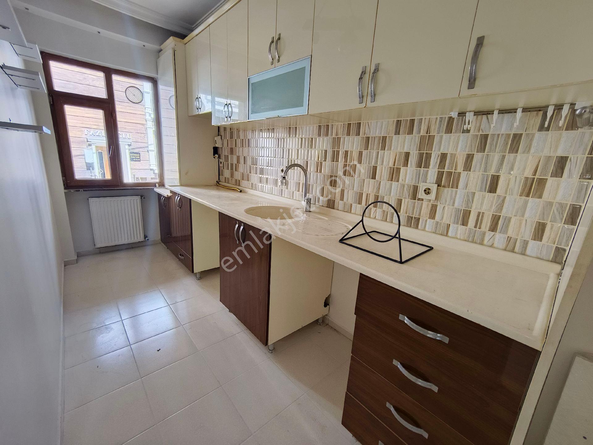 Güneyden Metroya Yakın Karanlık Odasız 2+1.85m2 Ara Kat - Görsel 11