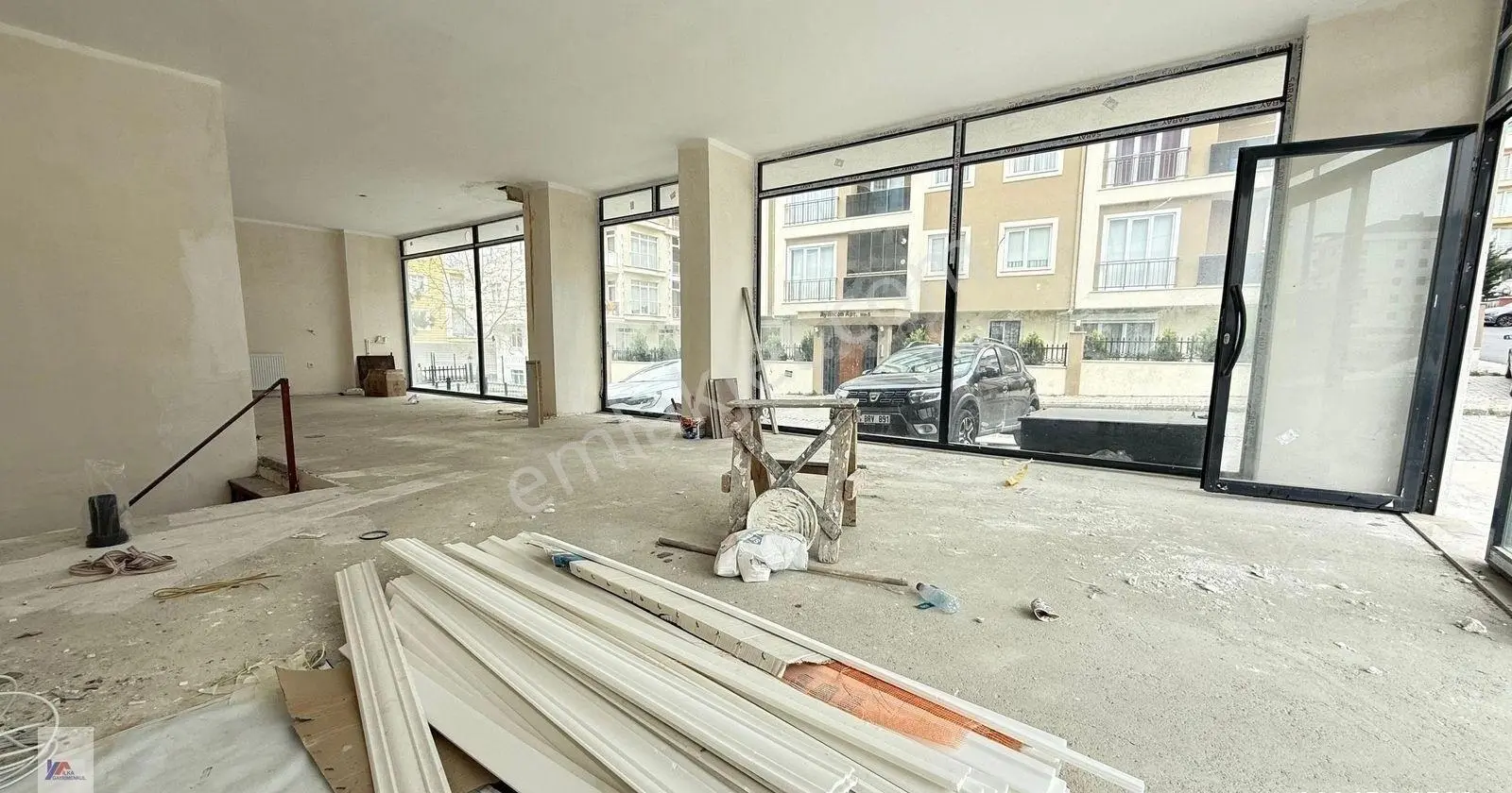 Beylikdüzü Satılık Muhteşem 2 Katlı Kullanışlı Köşe 150m2 Dükkan - Görsel 2