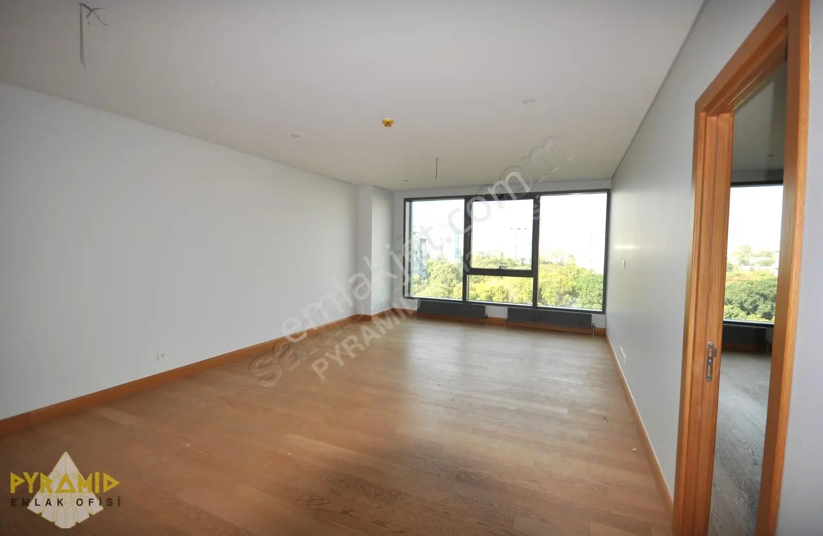 Pyramıd'den Yalı Ataköy C-blok (b-tipi Ünite) 99m2 Boş 1+1 Daire