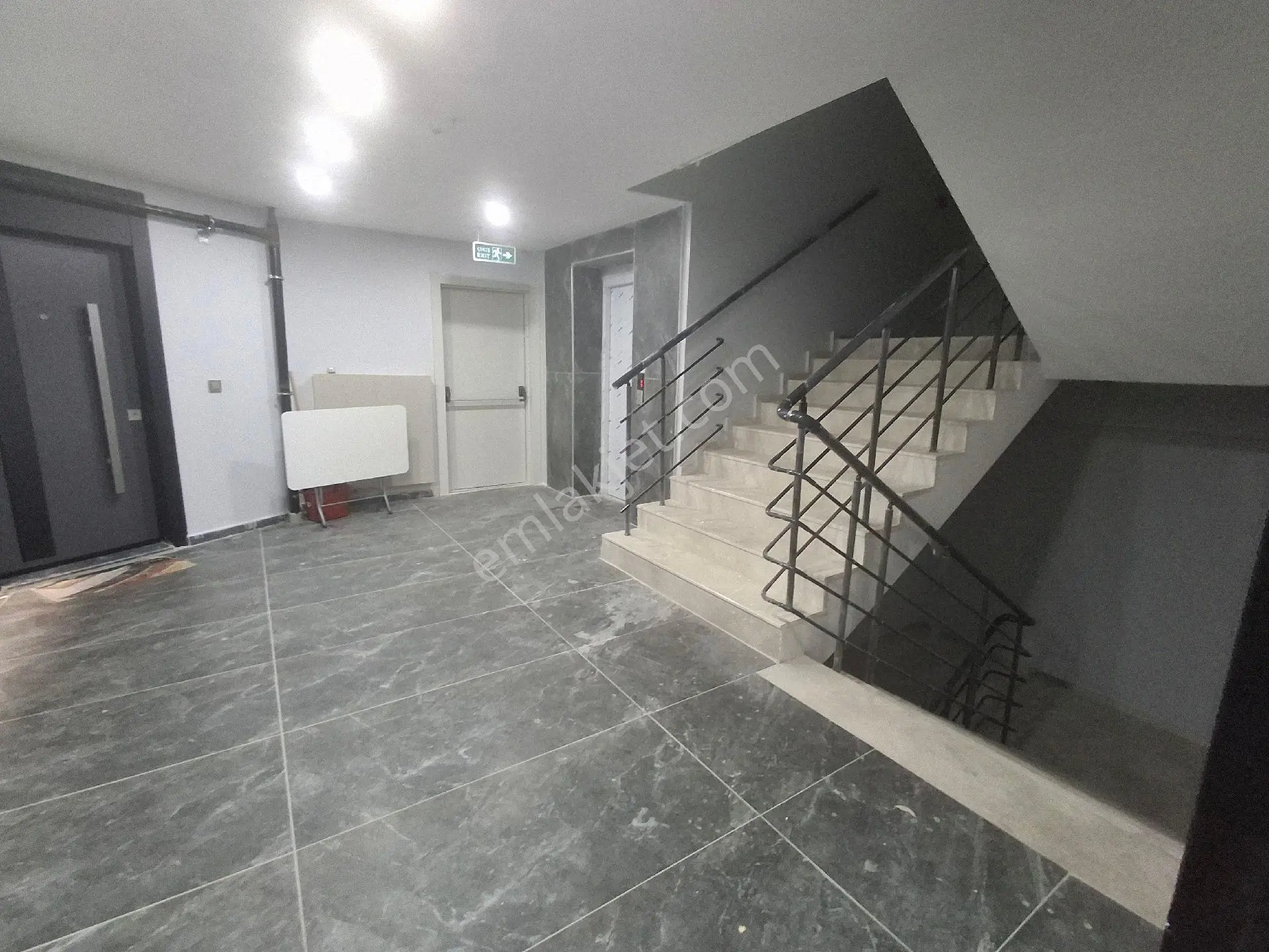 Aksaray Muhsin Çelebi Mah Zafer Okulu Karşısı 1+0 Sıfır Kiralık Ofis - Görsel 4