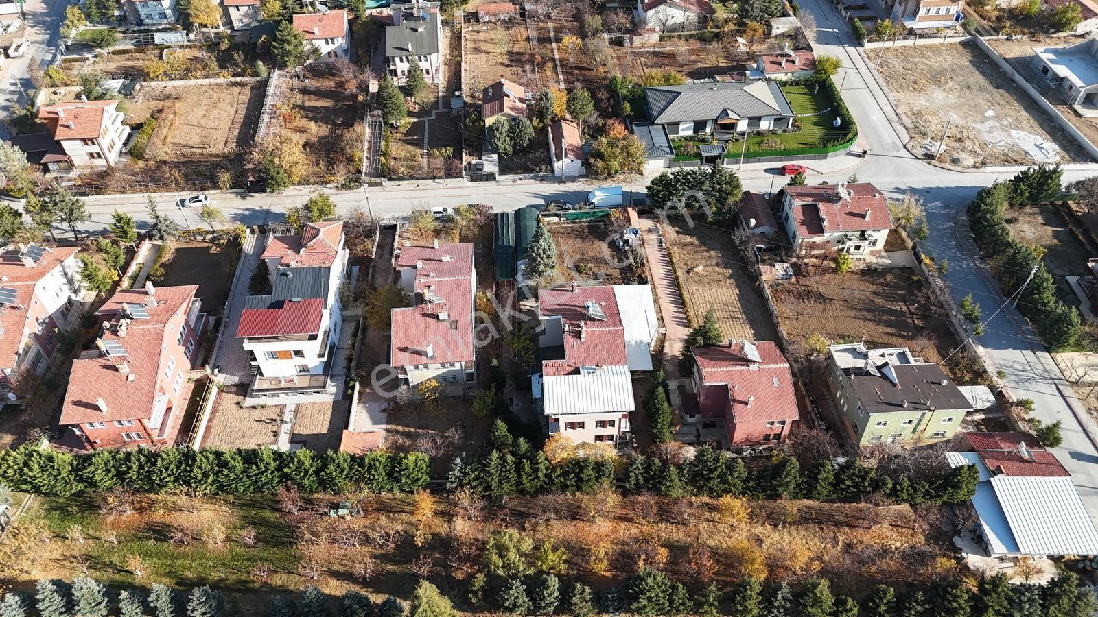 Talha Tozduman'dan Kozağaçda Tripleks 220 M2 Bahçeli Ev