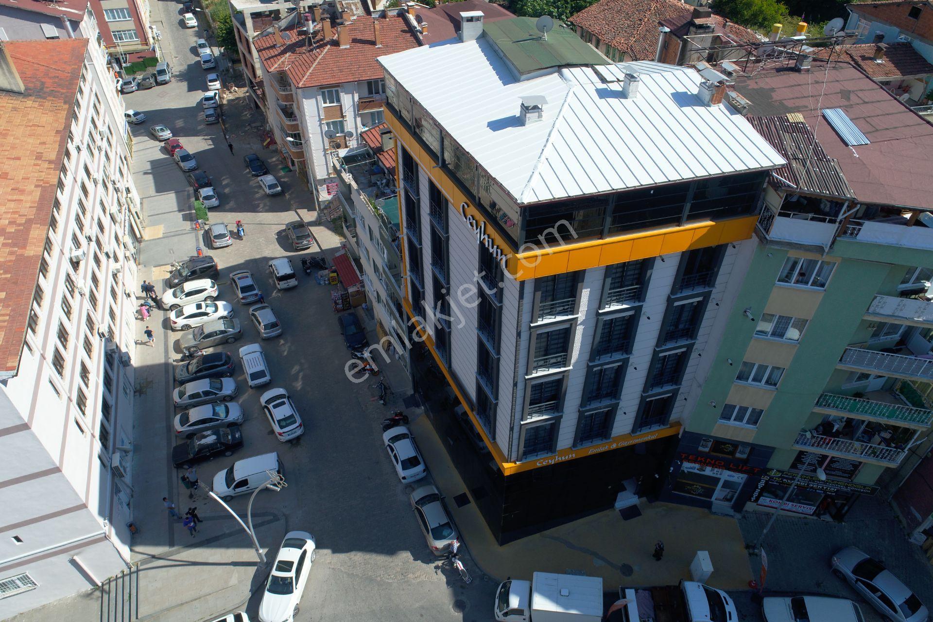 12 Ayrı 1+1 Daire + 1 Asma Katlı + Bodrumlu İşyerili Komple Bina - Görsel 4