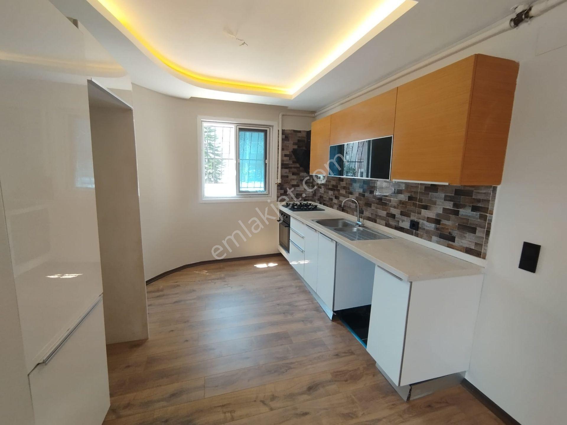 Türkmenbaşı Bulvarına Yakın Kapalı Otoparklı Sitede 2+1 Güney Doğu Kuzey Cephe 2 Banyolu Lüks Daire