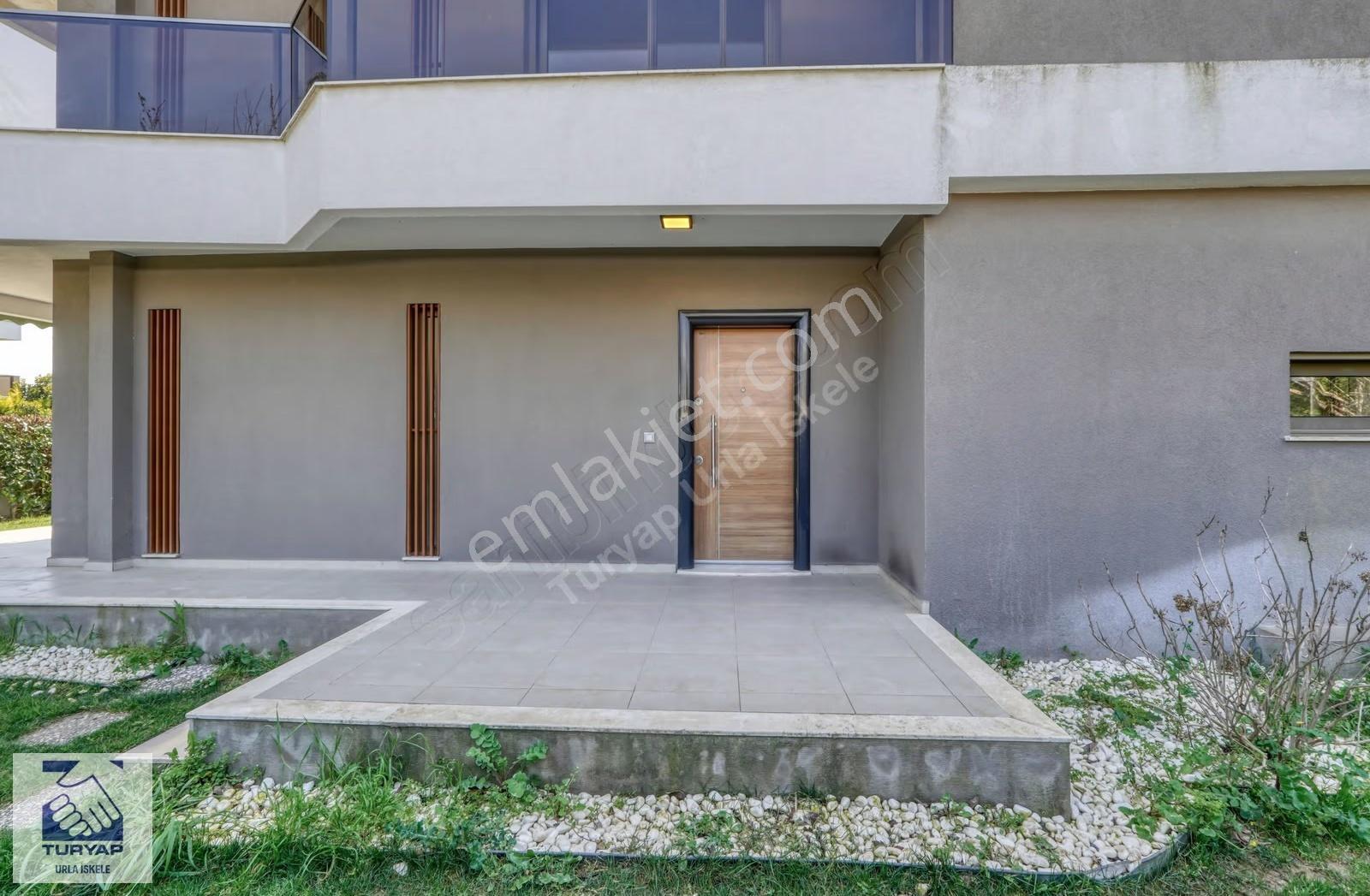 Urla Atatürk Mah.giriş Katında Yatak Odalı Müstakil Villa - Görsel 31
