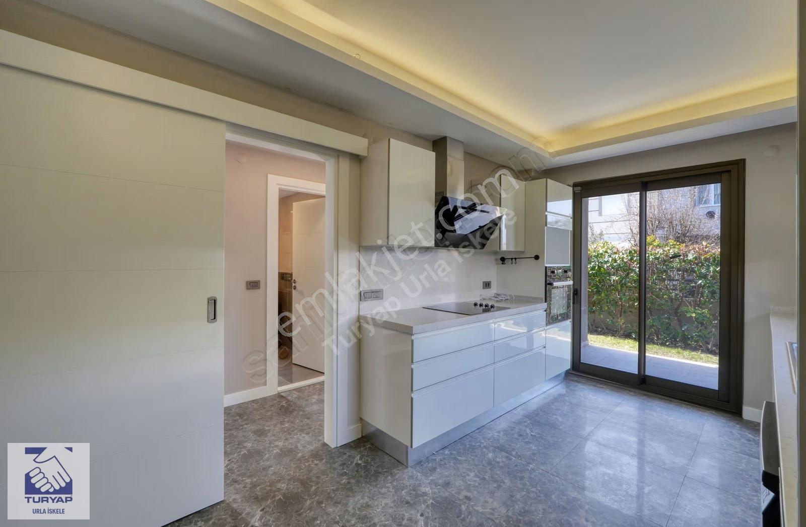 Urla Atatürk Mah.giriş Katında Yatak Odalı Müstakil Villa - Görsel 16