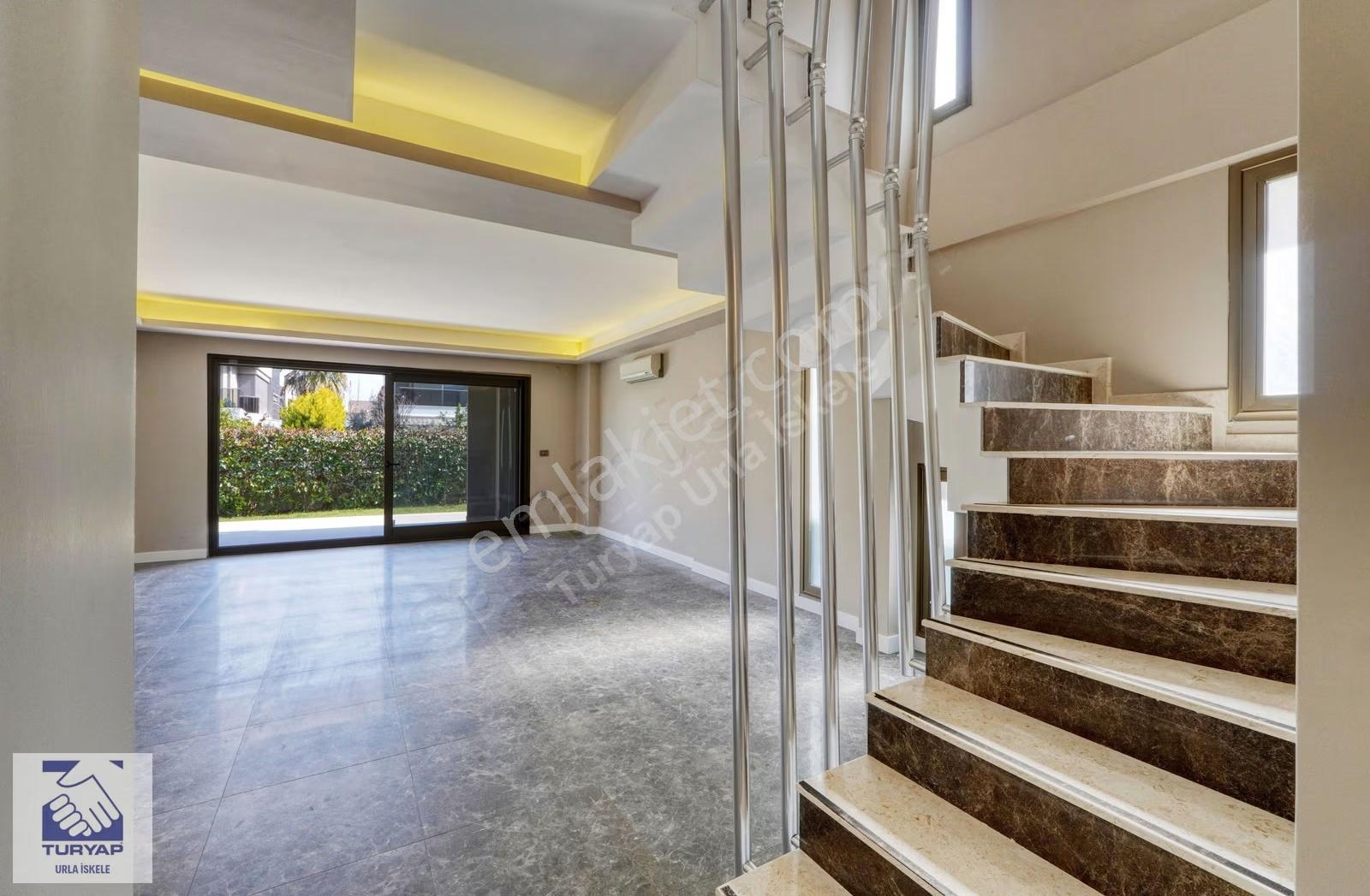 Urla Atatürk Mah.giriş Katında Yatak Odalı Müstakil Villa - Görsel 26