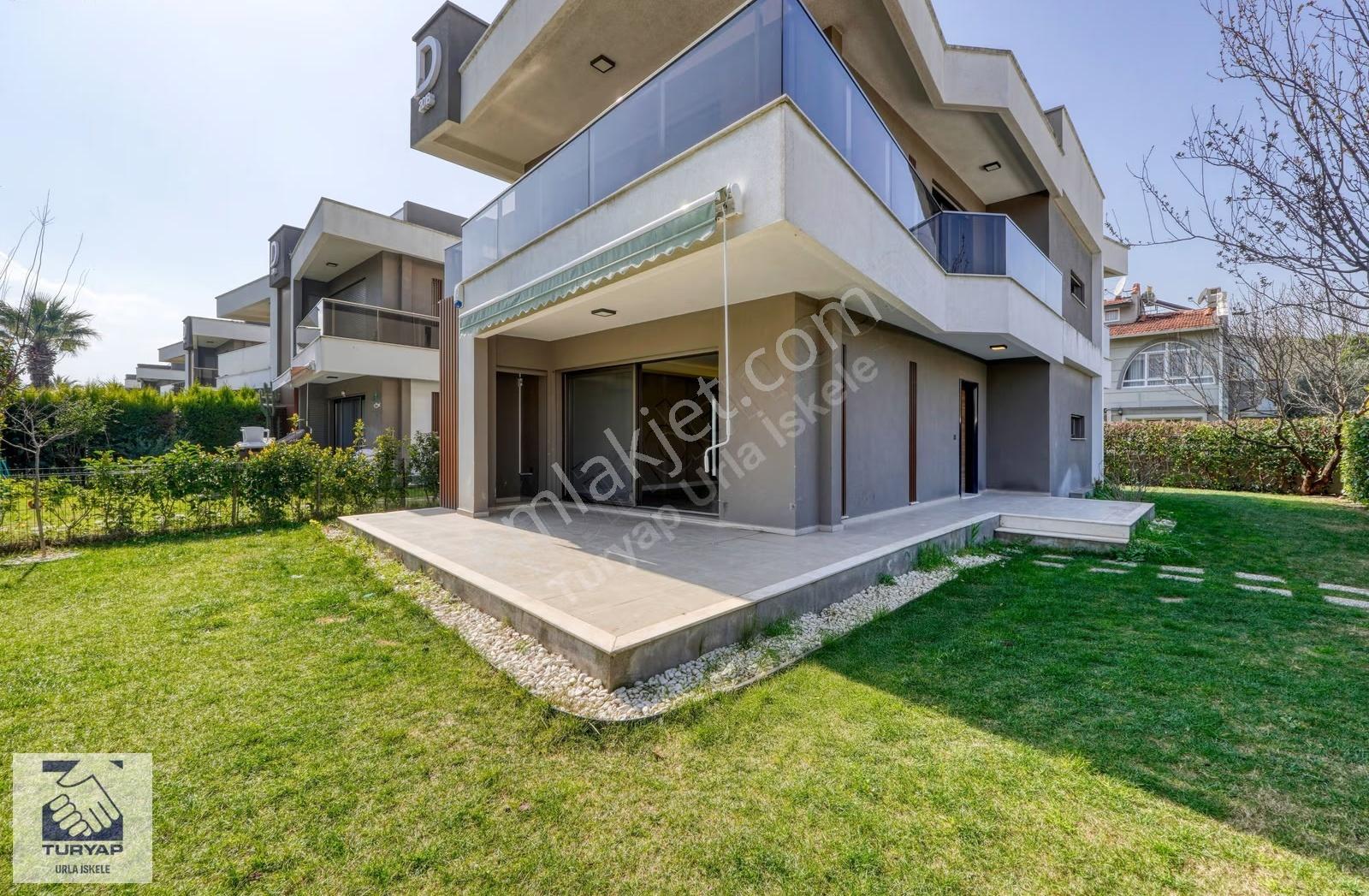 Urla Atatürk Mah.giriş Katında Yatak Odalı Müstakil Villa