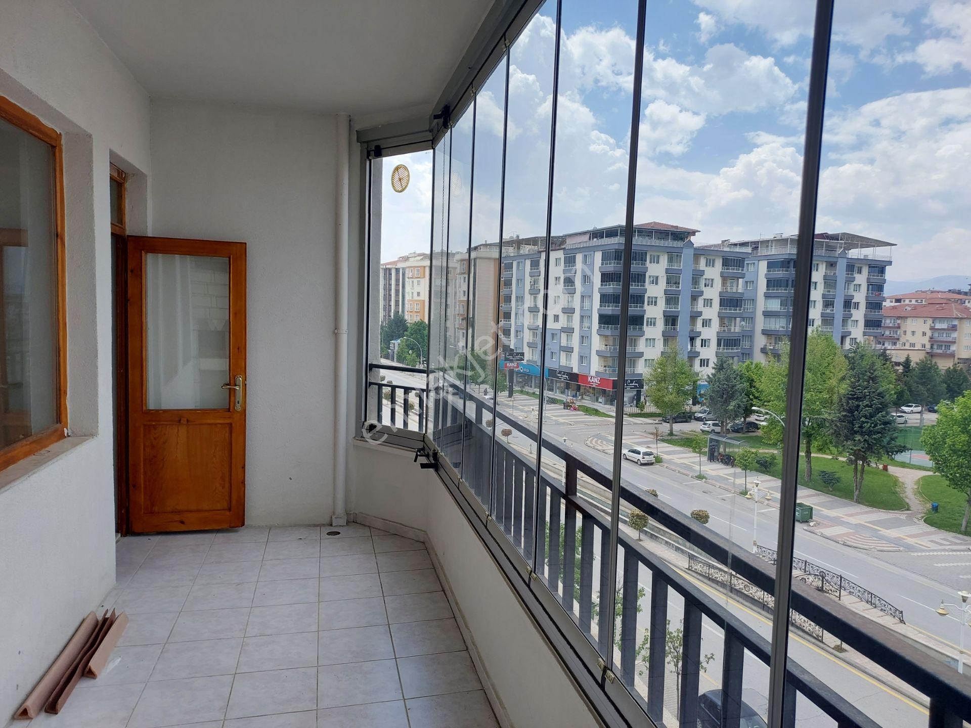 Erkan Emlaktan Fahri Kayahan Girişinde Kiralık 3+1 Daire - Görsel 26