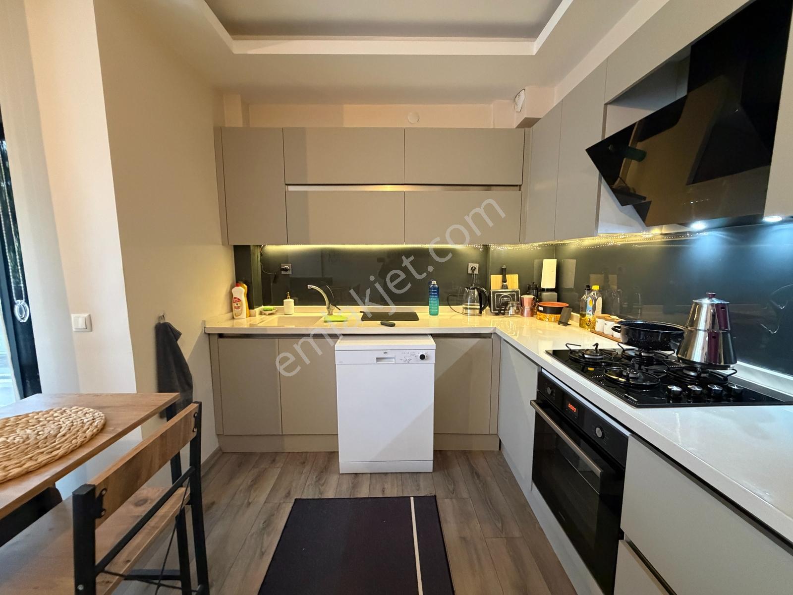 İncekte İskanlı Site Konsepti Kiracılı Ve Eşyalı Satılık 1+1 - Görsel 2