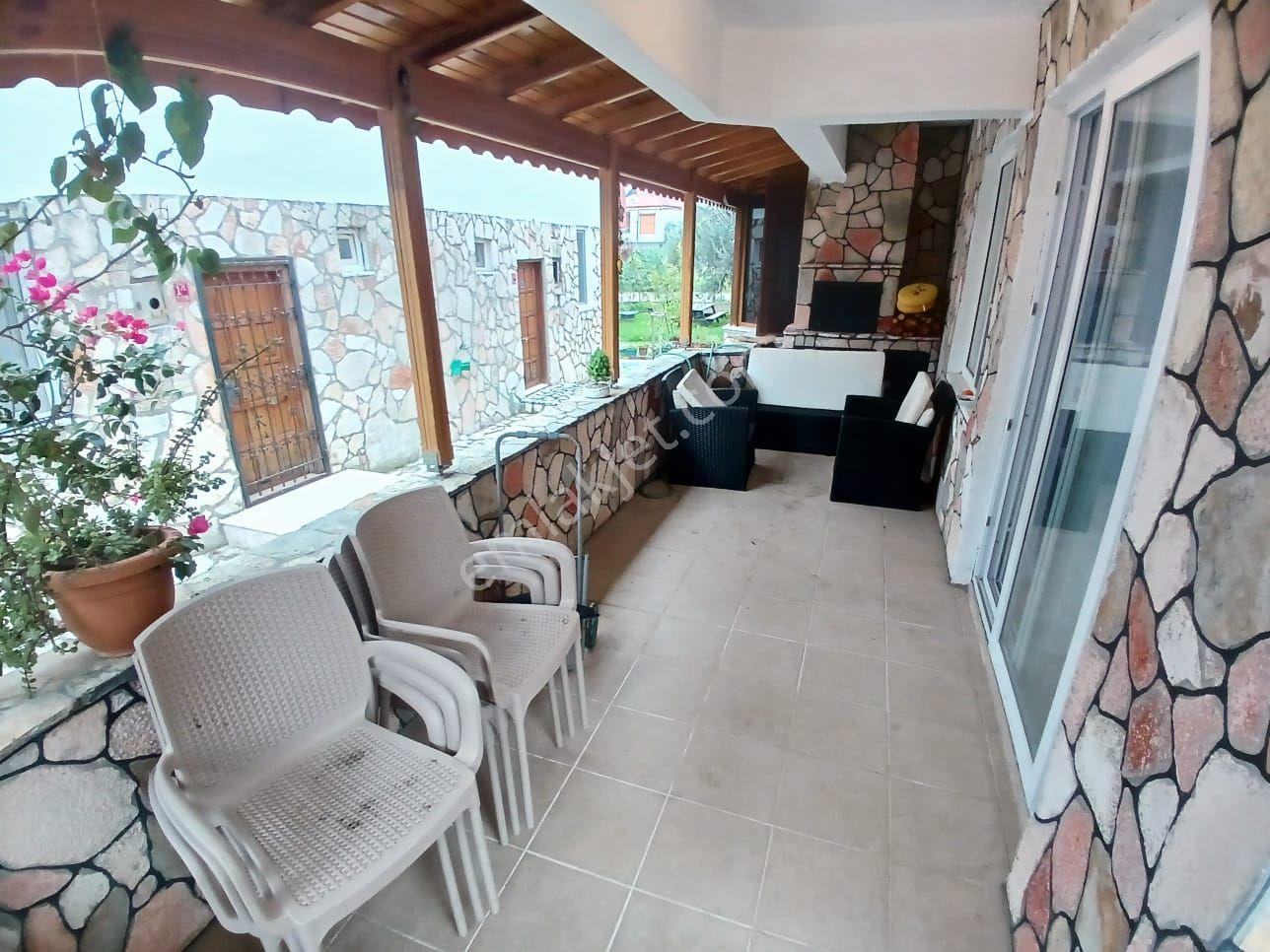 Eu Gayrimenkul'den Yolun Deniz Tarafında Site İçinde Tripleks Kiralık Villa - Görsel 25