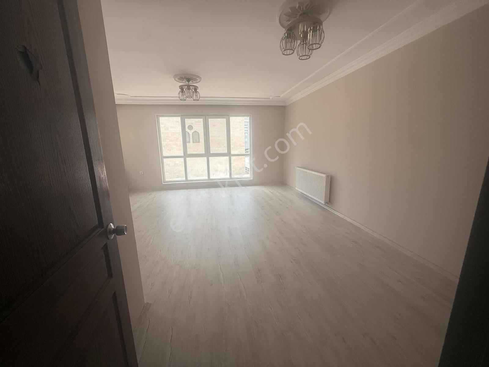 İtfaiye Kavşağı Üstünde Kiralık Daire - Görsel 19