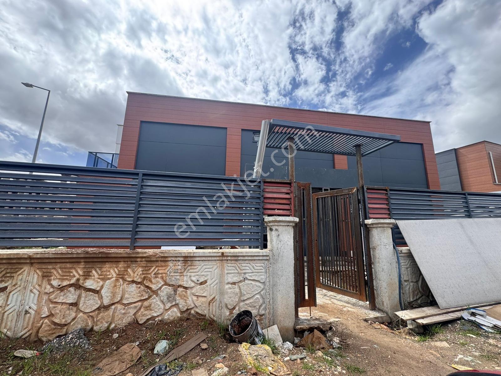 Site İçerisinde Köşebaşı 6+2 Bahçeli 2 Katlı Lüks Full Villa - Görsel 3