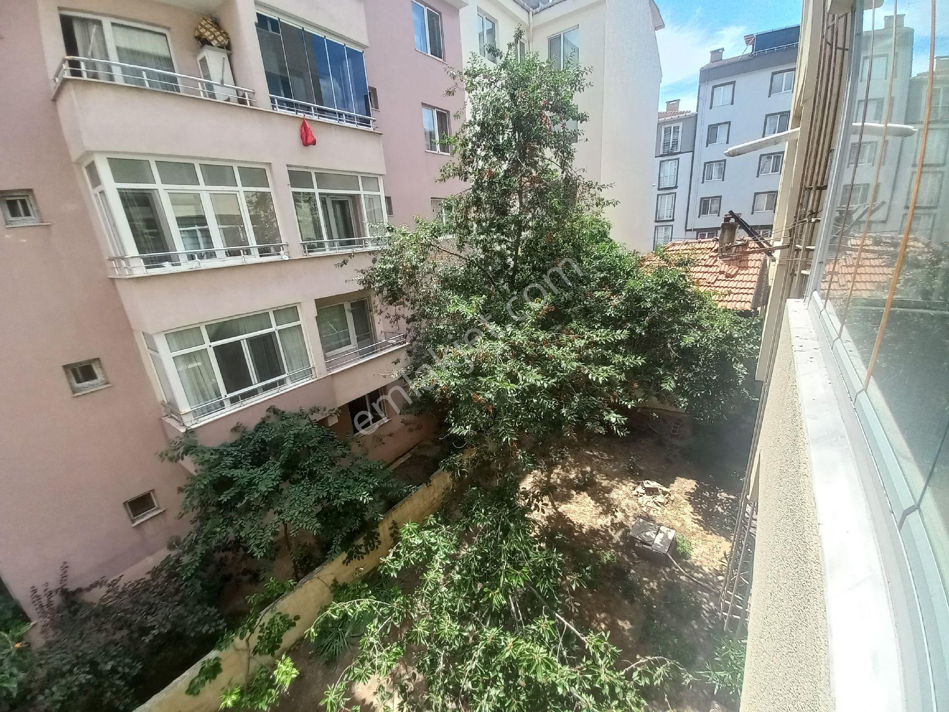 Şinasi Kurşun Caddesi Ara Kat Kiralık 3+1 Daire - Görsel 5