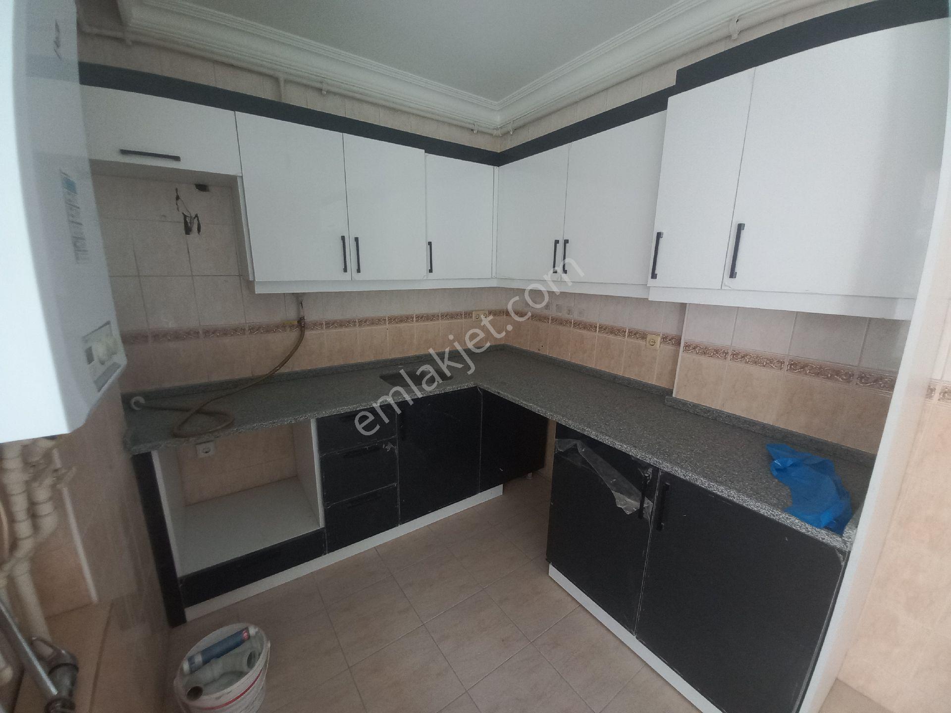 Şinasi Kurşun Caddesi Ara Kat Kiralık 3+1 Daire - Görsel 2