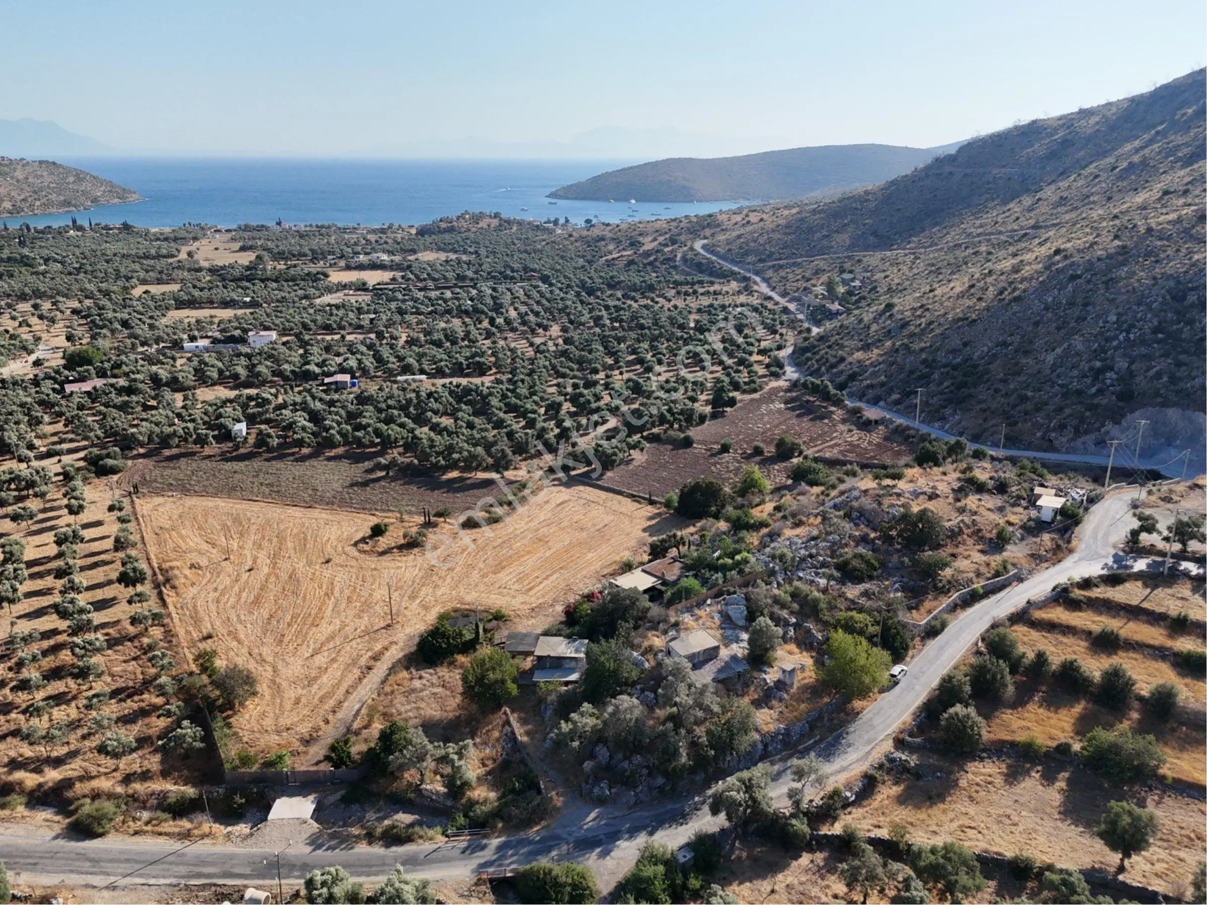 Milas Çökertmede Deniz Manzaralı Tapulu 800m2 Müstakil Ev - Görsel 5
