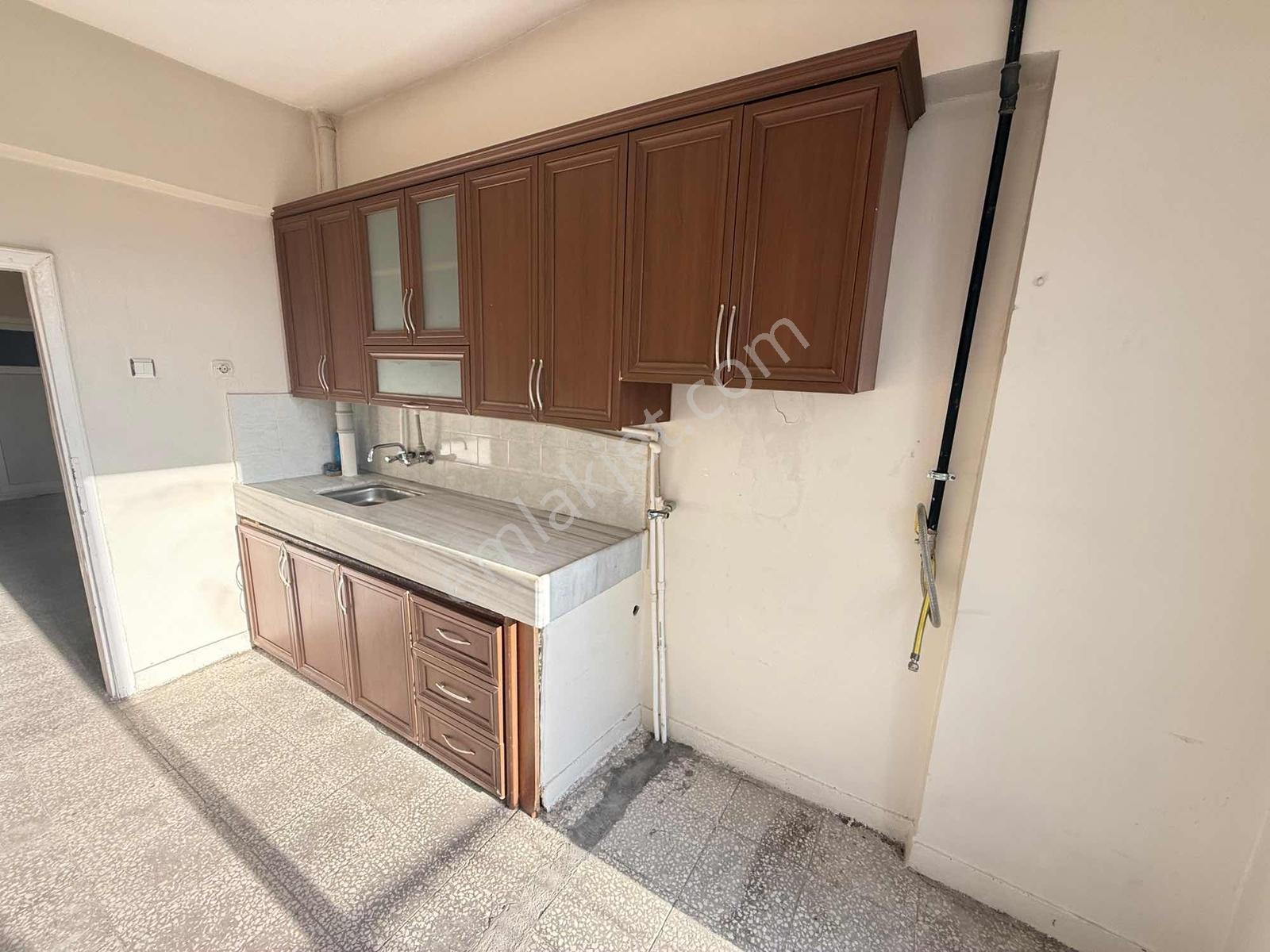 Sakarya Cad. Sarı Park Yanı 3+1 Kiralık Daire - Görsel 2